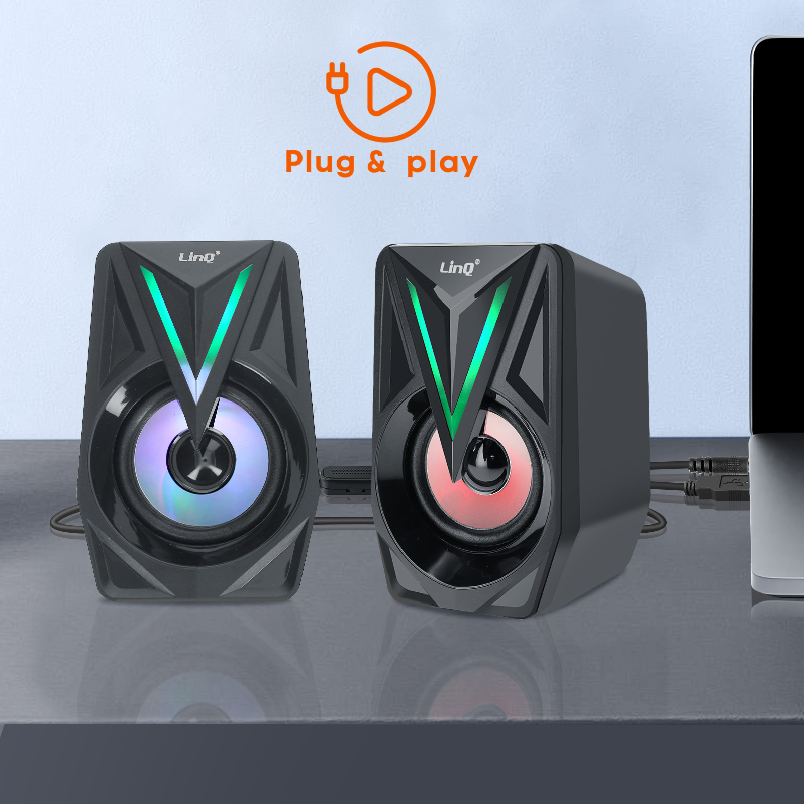 Zwei schwarze Linq-Lautsprecher mit bunten Lichtern und den Worten 'Plug & play' darüber.