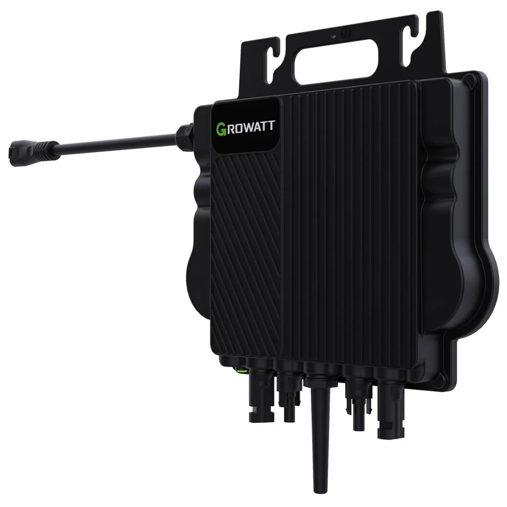 Ein schwarzer Growatt-Solarwechselrichter mit mehreren Anschlüssen und einem Griff. Er hat eine lange schwarze Antenne und ein grünes Growatt-Logo.