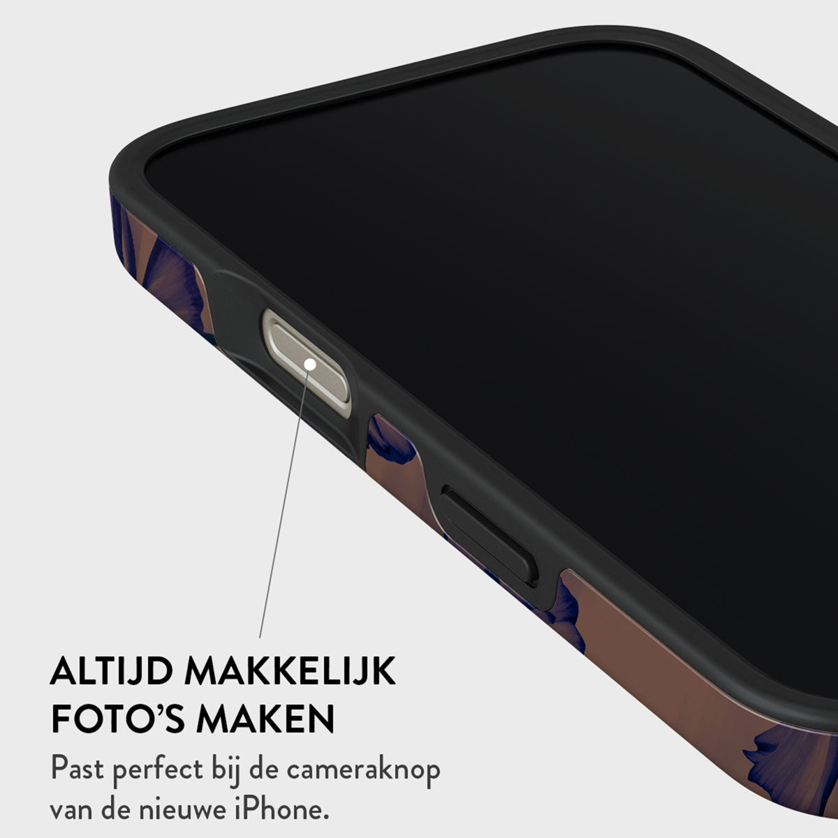 Een close-up van een telefoon in een hoesje. De hoes heeft een bloemenontwerp met bruine en blauwe tinten. Het scherm van de telefoon is zwart.