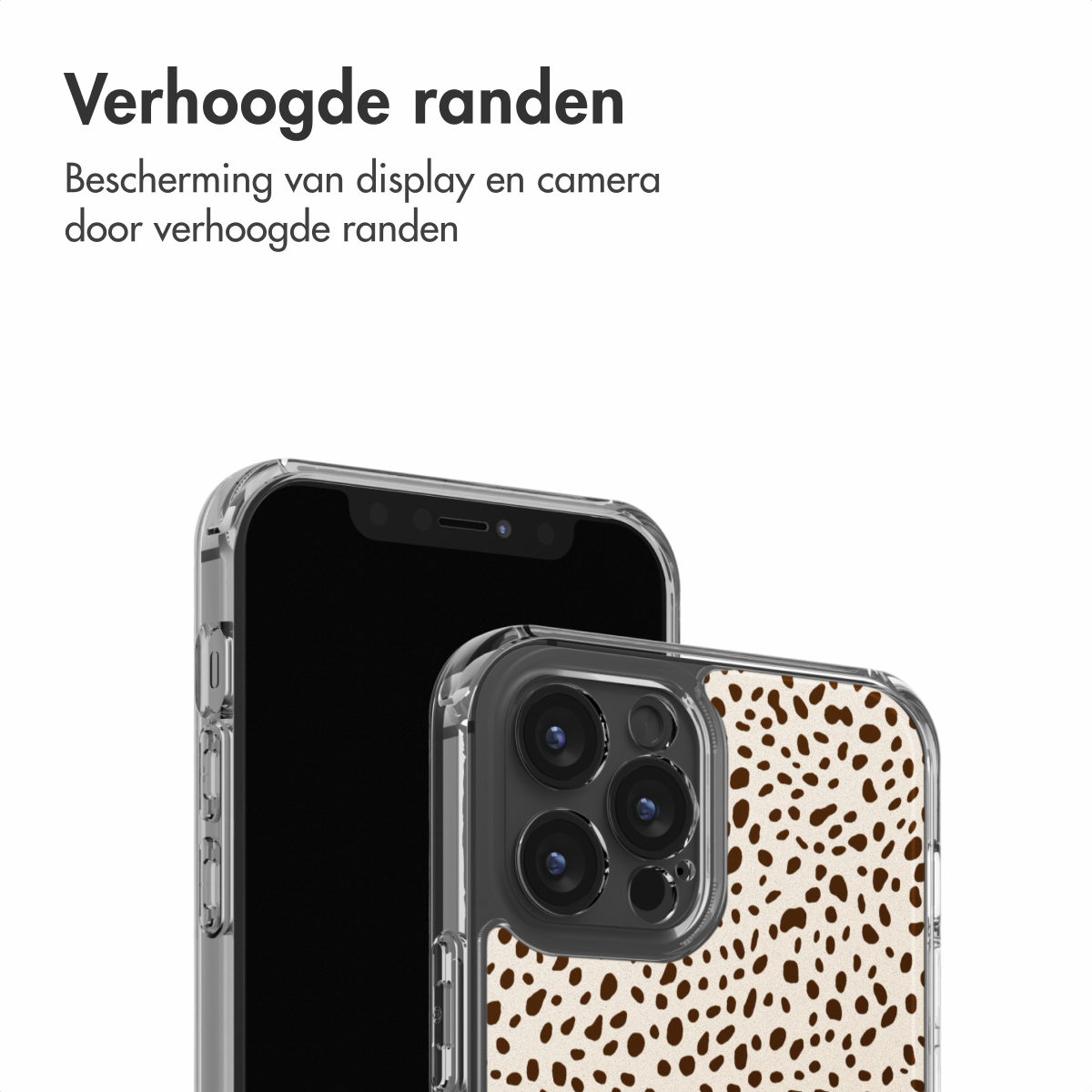 Due smartphone, uno in una custodia trasparente e l'altro in una custodia con stampa animalier marrone e crema, sono visualizzati su sfondo bianco.