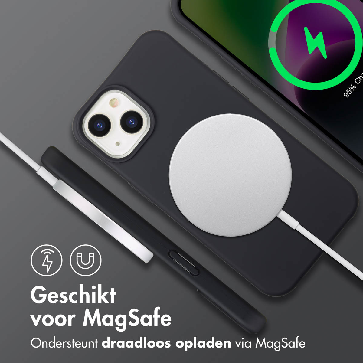 Een zwarte iPhone-hoes met een witte oplaadpad en een telefoon die draadloos oplaadt. De telefoon toont een oplaadpictogram bij 95%.
