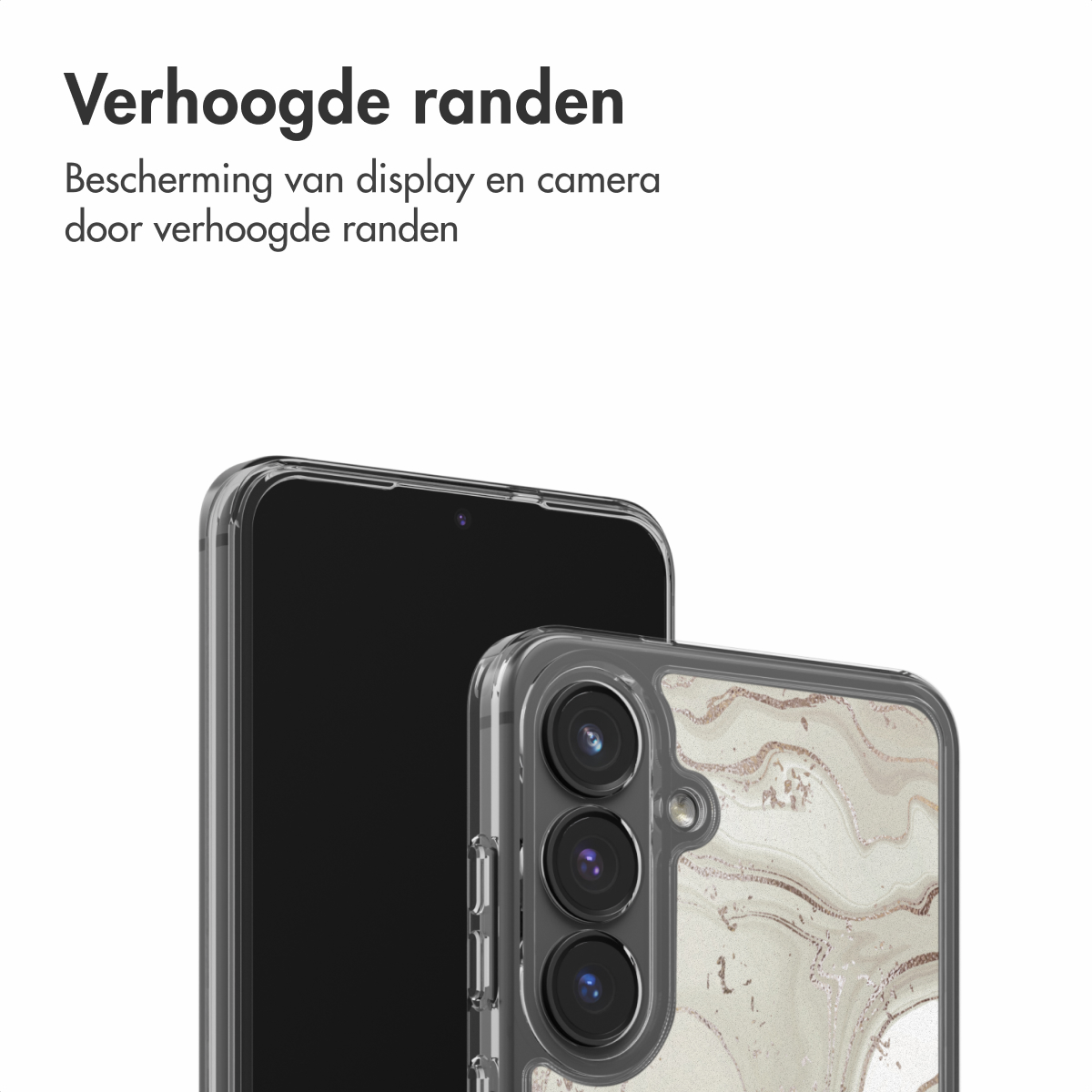 Twee smartphones, één in een doorzichtige hoes. De hoes zit rechts en heeft een marmeren design met cameralenzen. De andere telefoon is zwart.
