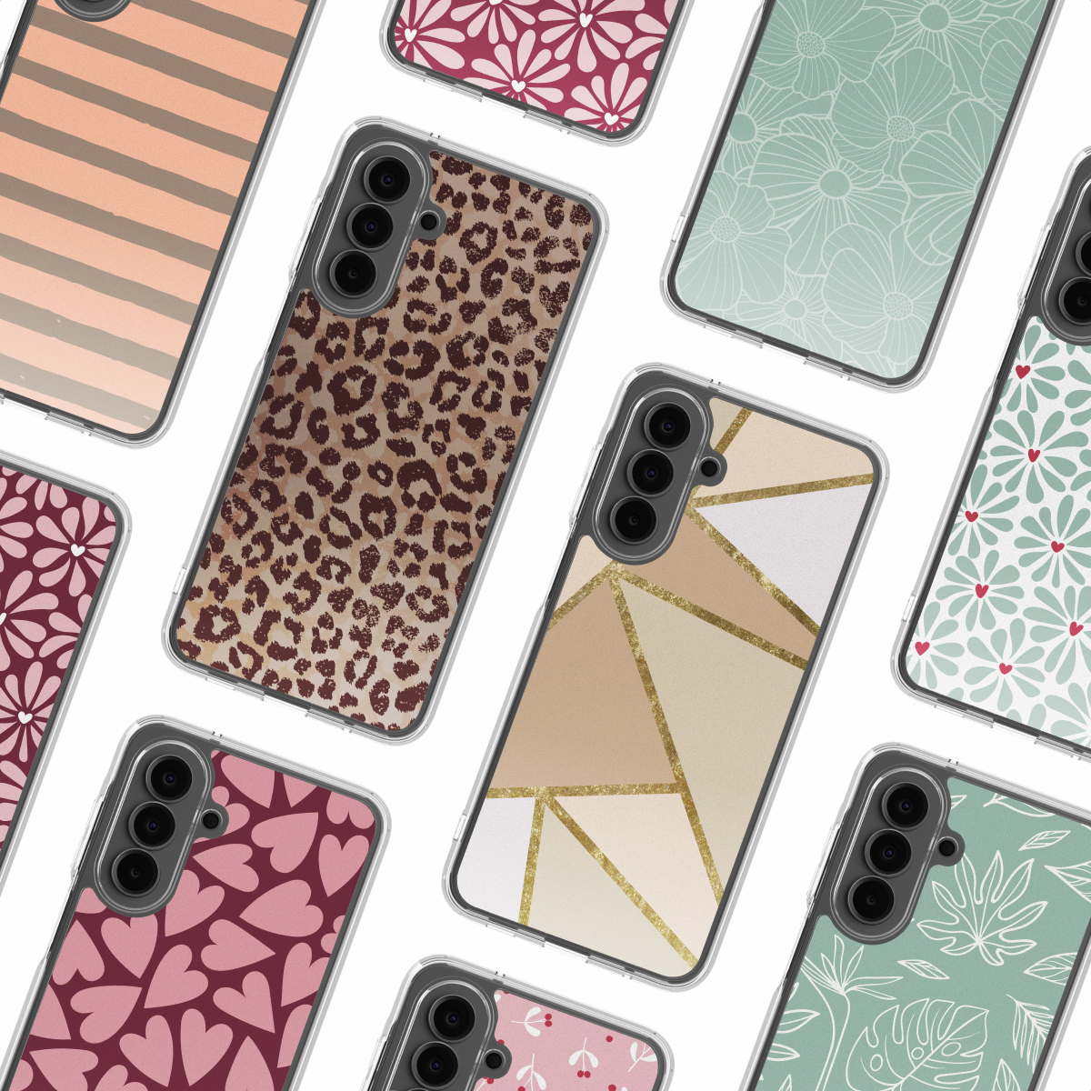 Meerdere telefoonhoesjes met verschillende ontwerpen: luipaardprint, bloemen, geometrisch en hartpatronen. Transparante hoesjes met zichtbare telefooncamera's.