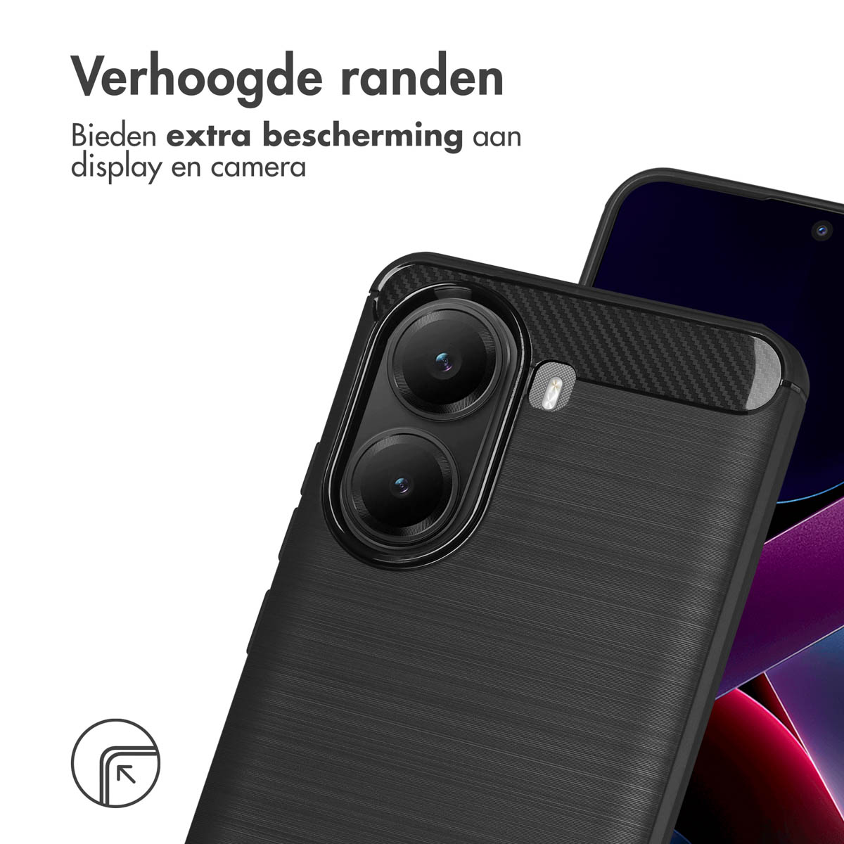 Primo piano di una custodia per telefono nera con lenti della fotocamera. Testo in alto: 'I bordi rialzati forniscono una protezione extra per display e fotocamera'.