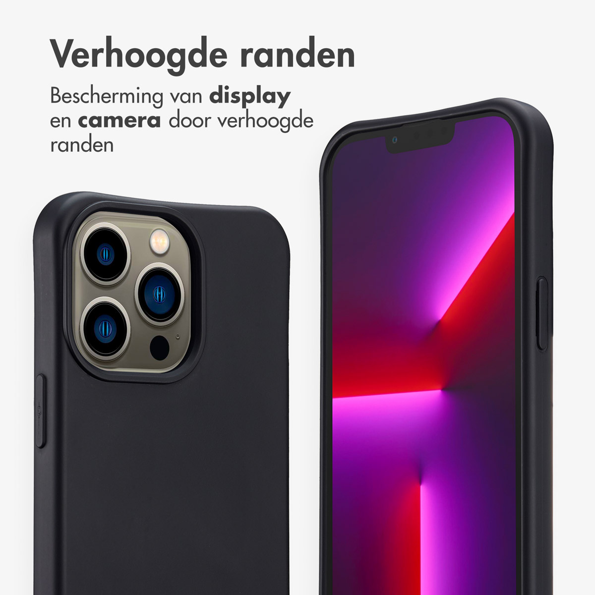Twee zwarte telefoonhoesjes, één met zichtbare cameralenzen, de andere toont het scherm van de telefoon met paarse en rode verlopen.