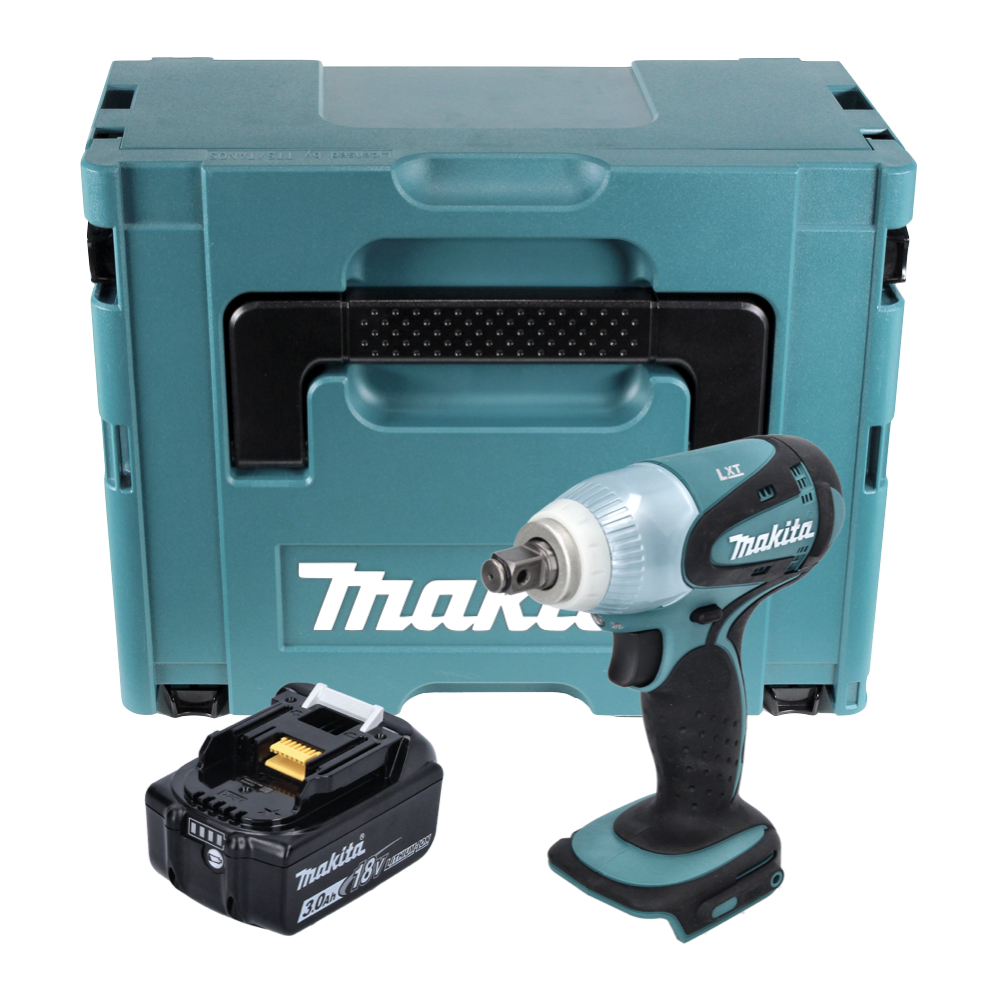 Ein Makita-Werkzeugset, bestehend aus einer tealfarbenen Box, einem Schlagschrauber und einem Akku. Die Werkzeuge sind auf weißem Hintergrund.