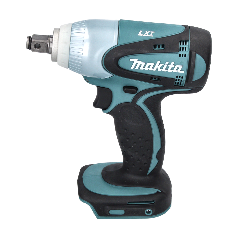 Ein Makita LXT Schlagschrauber. Es hat eine teal und schwarze Farbgebung. Das Werkzeug wird vor einem weißen Hintergrund gezeigt.