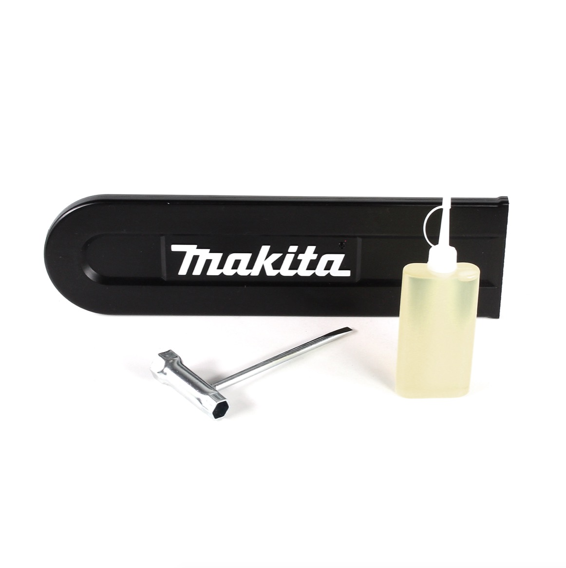 Auf weißem Untergrund befinden sich eine schwarze Makita-Werkzeugabdeckung, eine kleine Ölflasche und ein Schraubenschlüssel. Das Makita-Logo ist sichtbar.