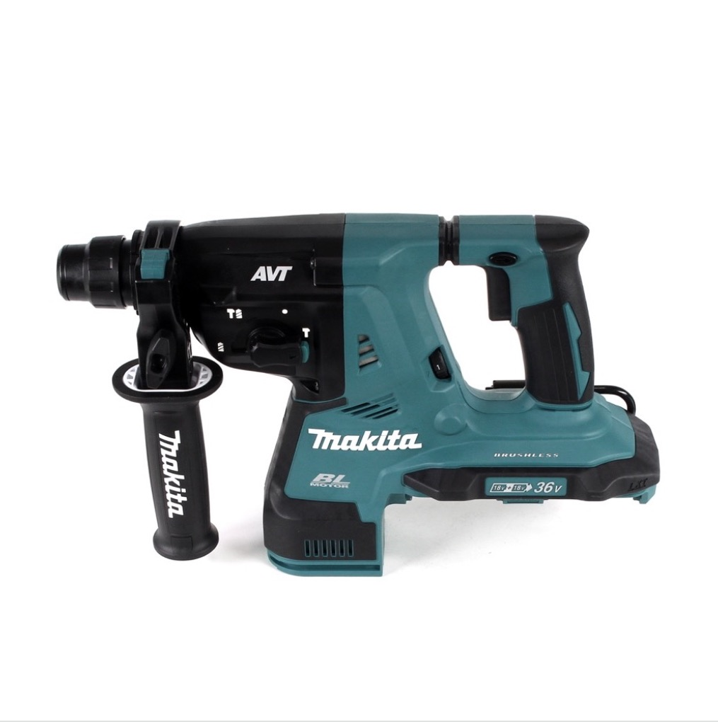 Ein türkis-schwarzer Makita Akku-Bohrhammer auf weißem Hintergrund. Er hat einen Griff, und das Makita-Logo ist sichtbar.