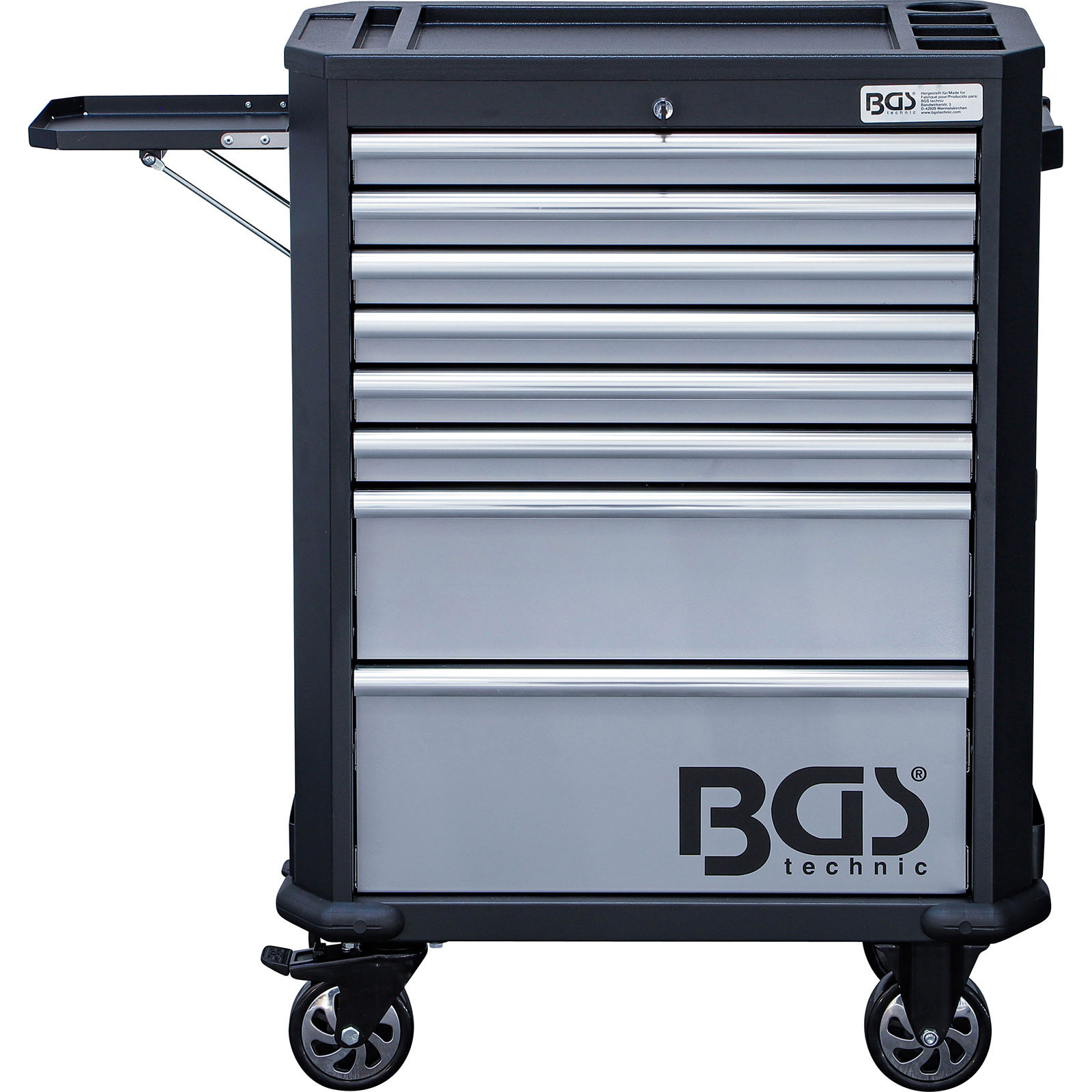 Schwarzer Werkzeugschrank mit mehreren Schubladen und Rädern. Verfügt über ein Seitentablett und das BGS technic Logo.