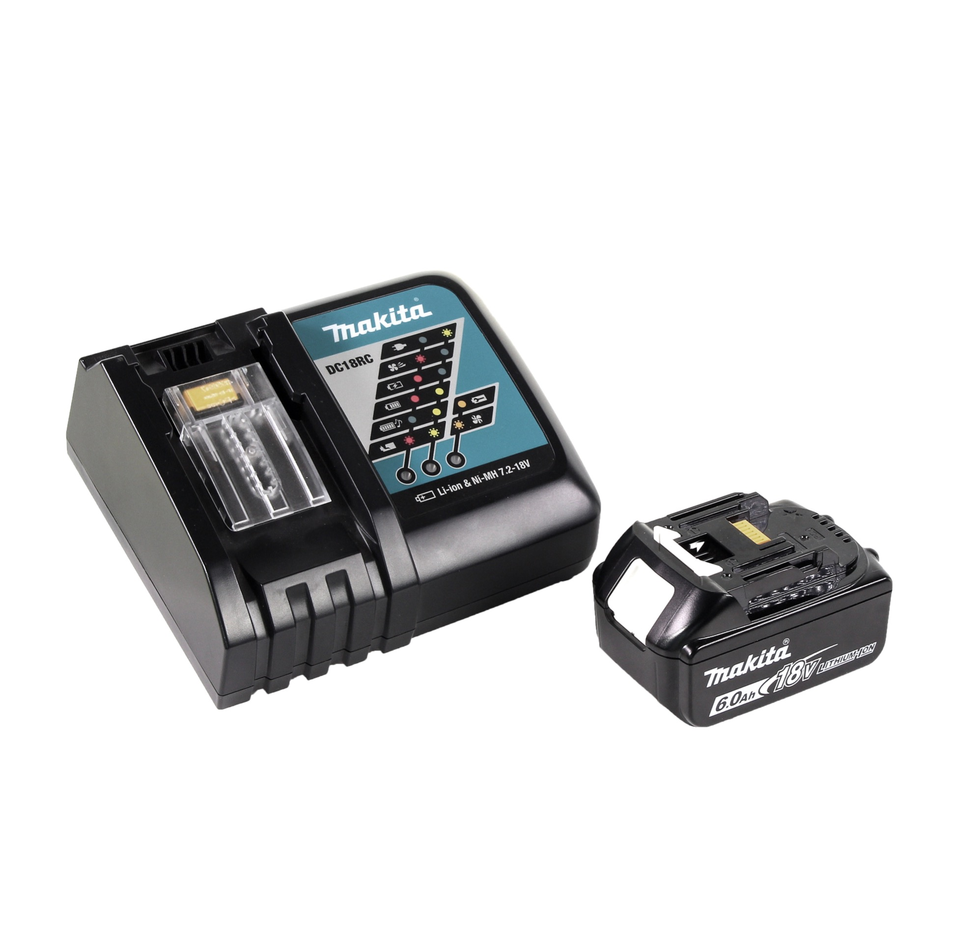 Makita-Batterieladegerät und -Batterie. Das Ladegerät ist schwarz und blaugrün, die Batterie schwarz. Beide stehen auf weißem Grund.
