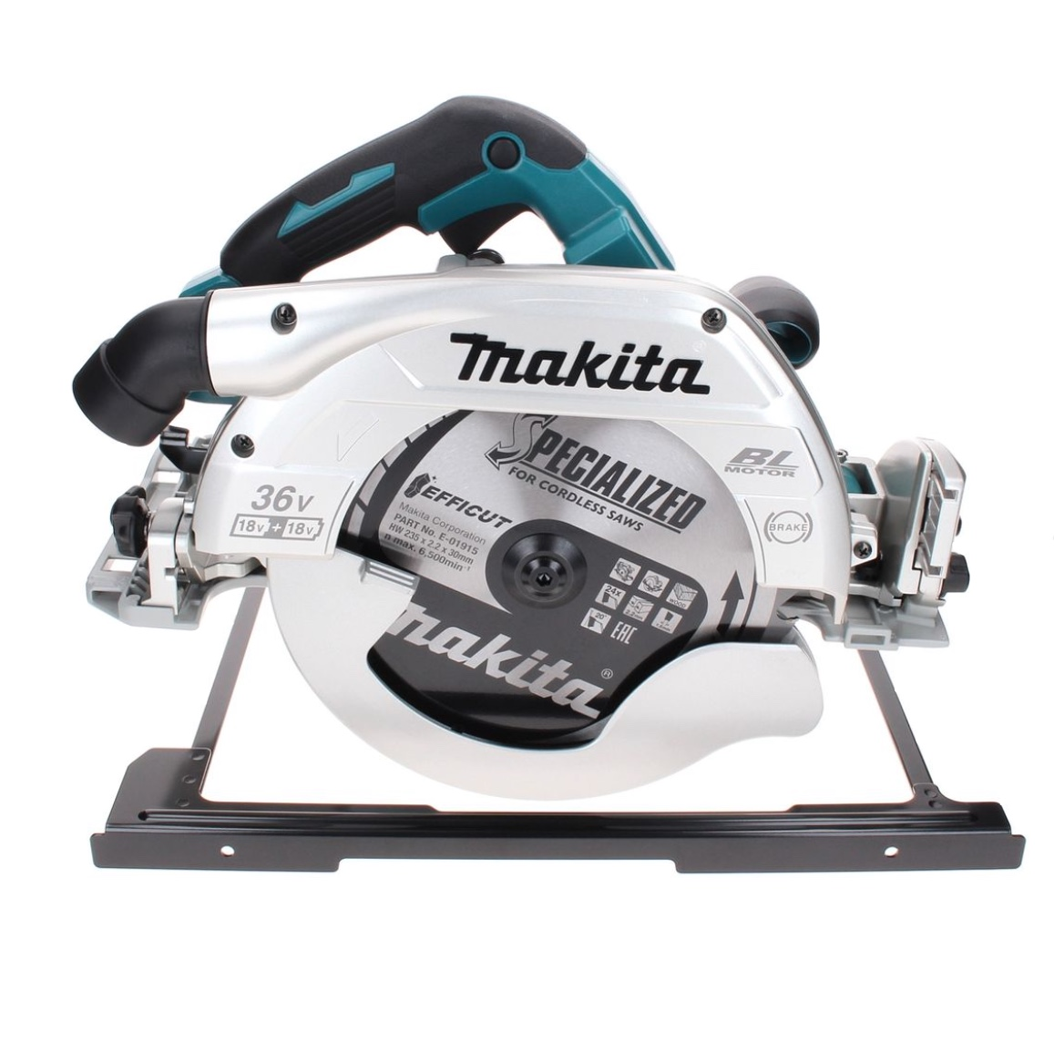 Eine silber-schwarze Makita-Kreissäge mit einem schwarzen und tealfarbenen Griff, einer großen Klinge und dem Makita-Logo.
