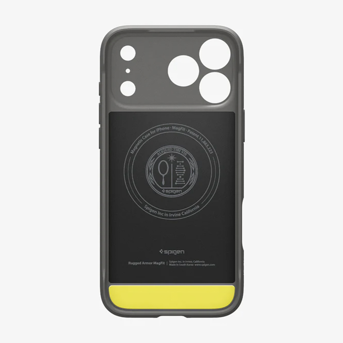 Une coque Spigen pour iPhone. Elle est grise et noire, avec une base jaune. Le dos comporte un logo et du texte. C'est pour l'iPhone.