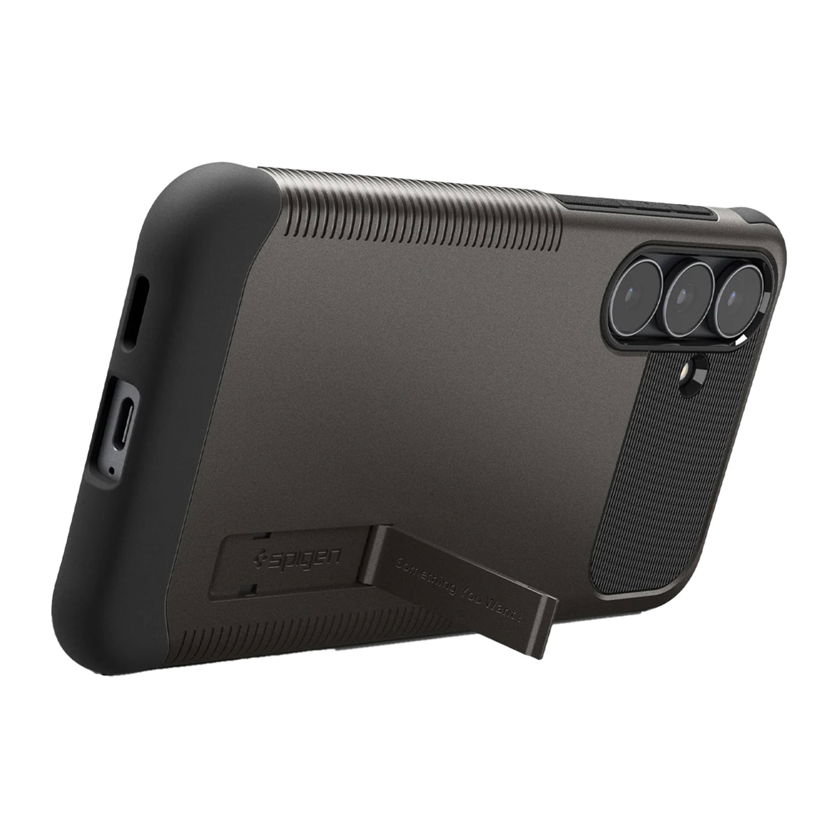 Een telefoonhoesje, donkergrijs met een standaard. De hoes heeft drie cameralenzen en het merk Spigen.