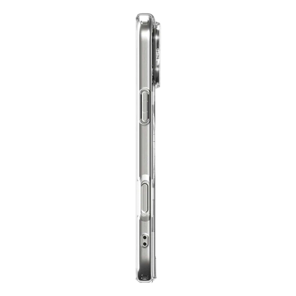 Une coque de téléphone transparente est montrée de côté. Elle comporte une découpe pour l'appareil photo et des couvercles de boutons. La coque semble être en plastique transparent.