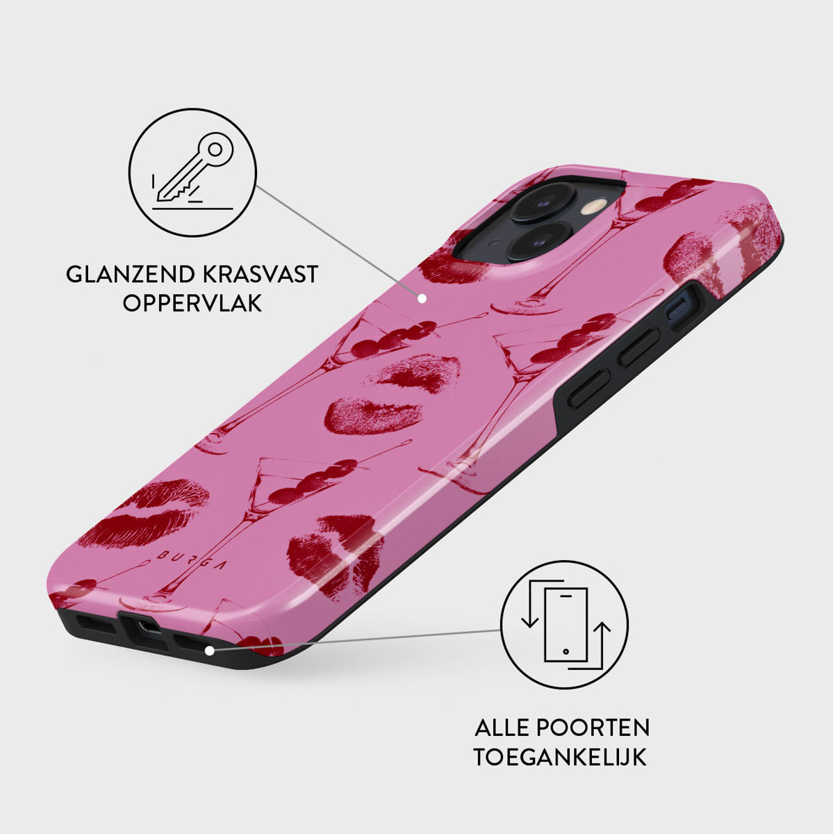 Roze telefoonhoesje met rode lipstickvlekken en cocktailglazen. De hoes heeft een glanzend oppervlak. De achtergrond is effen.