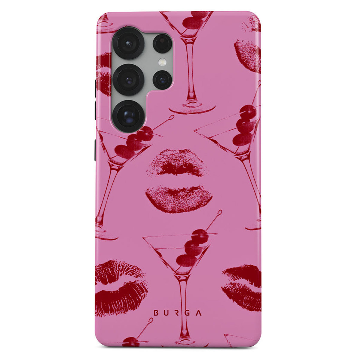Roze telefoonhoesje met rode lippenstiftvlekken, martiniglazen met kersen en een telefooncamera.