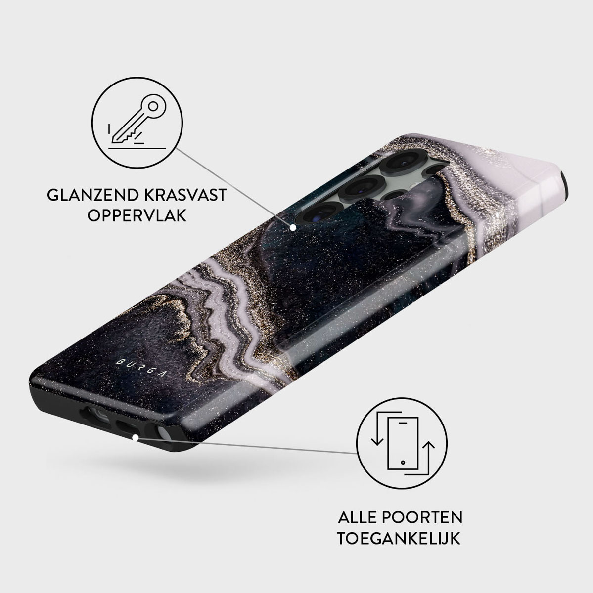 Een telefoonhoesje met een zwart, goud en wit marmer ontwerp. Het heeft een glanzende afwerking en is gelabeld met Nederlandse tekst.