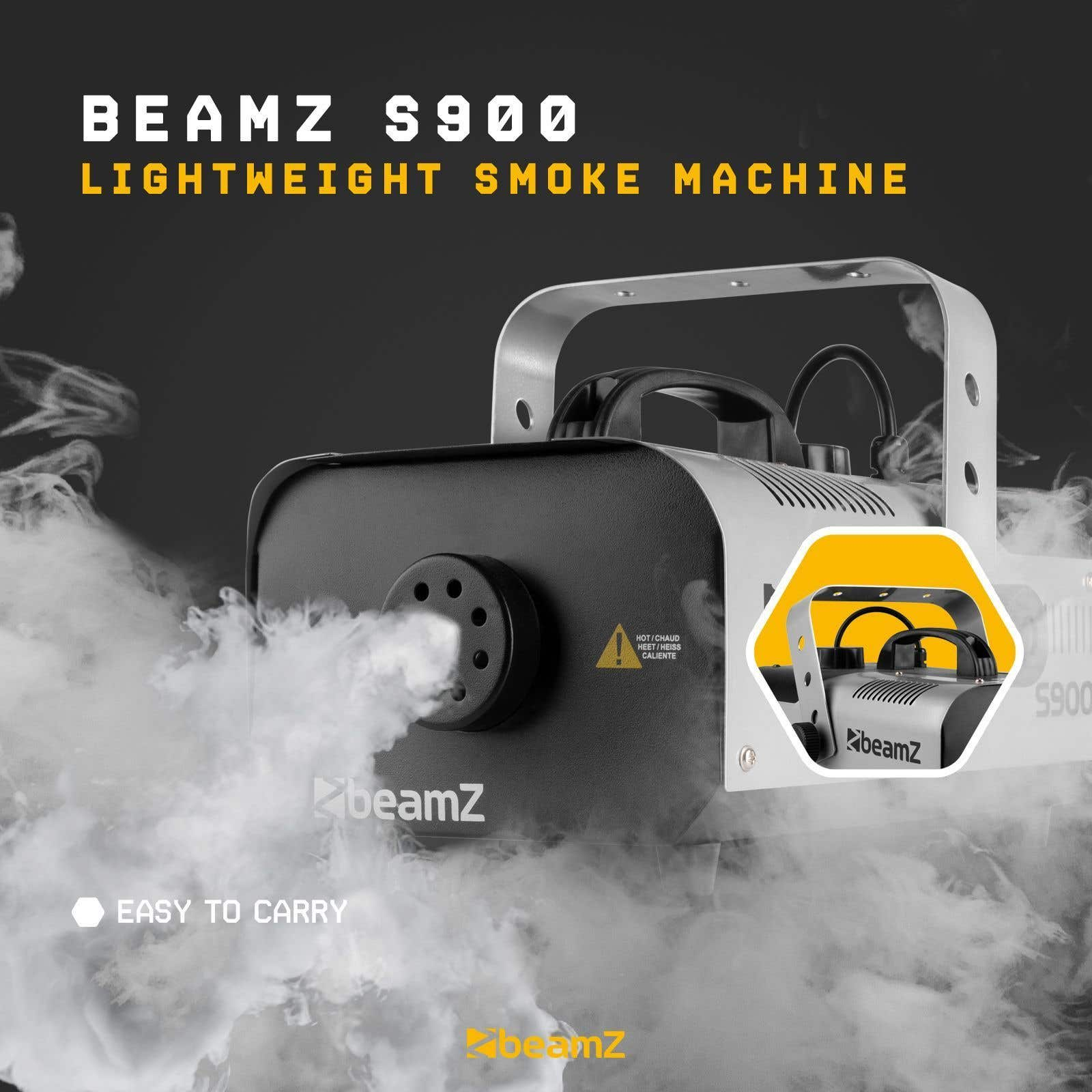 Una máquina de humo Beamz S900 negra y plateada, que emite humo blanco. El texto dice 'Lightweight Smoke Machine' y 'Easy to Carry'.