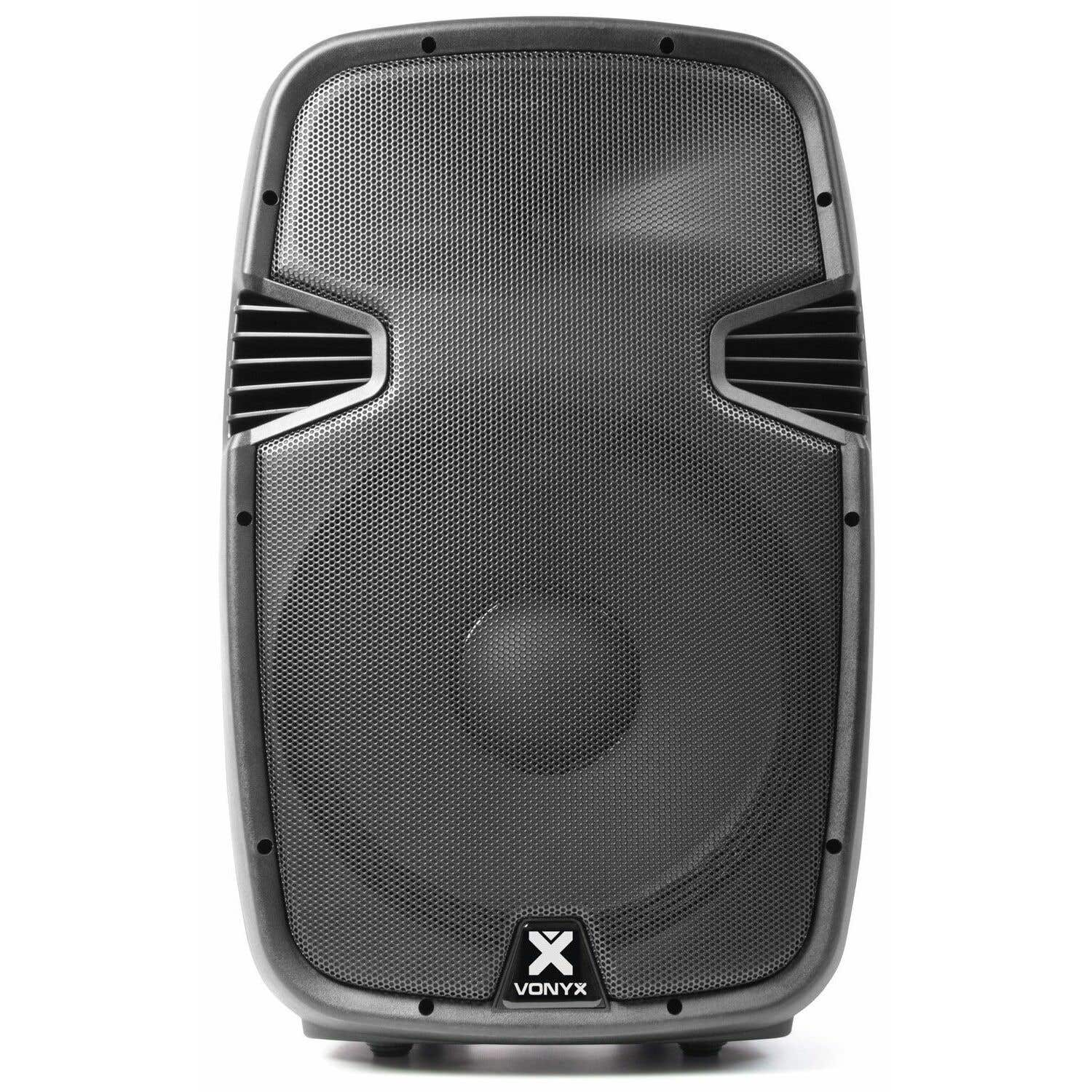 Een grijze Vonyx-luidspreker op een witte achtergrond. Het heeft een gaasfront, ventilatieopeningen en het Vonyx-logo.