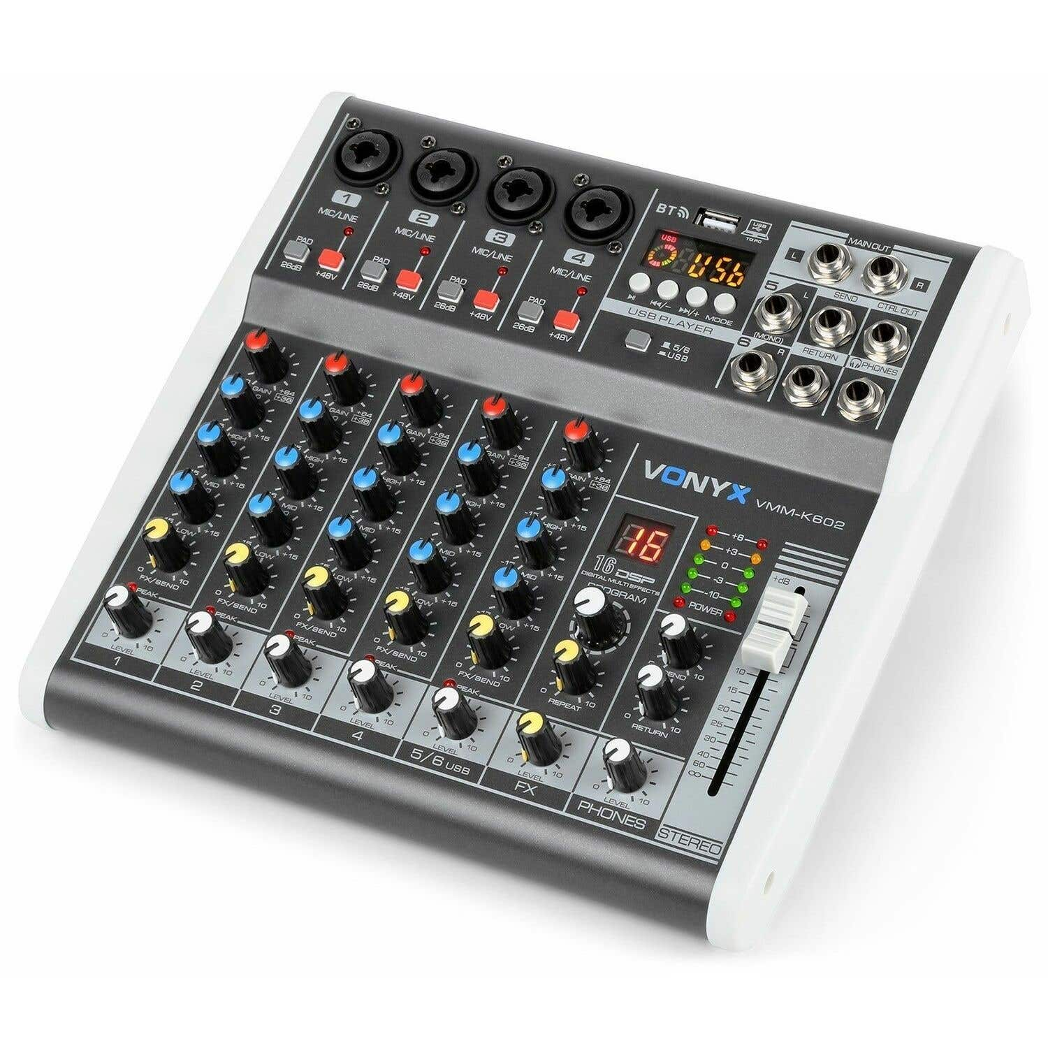 Un mezclador de audio Vonyx VMM-K602 con múltiples perillas, deslizadores y conectores de entrada/salida. Tiene una pantalla digital.