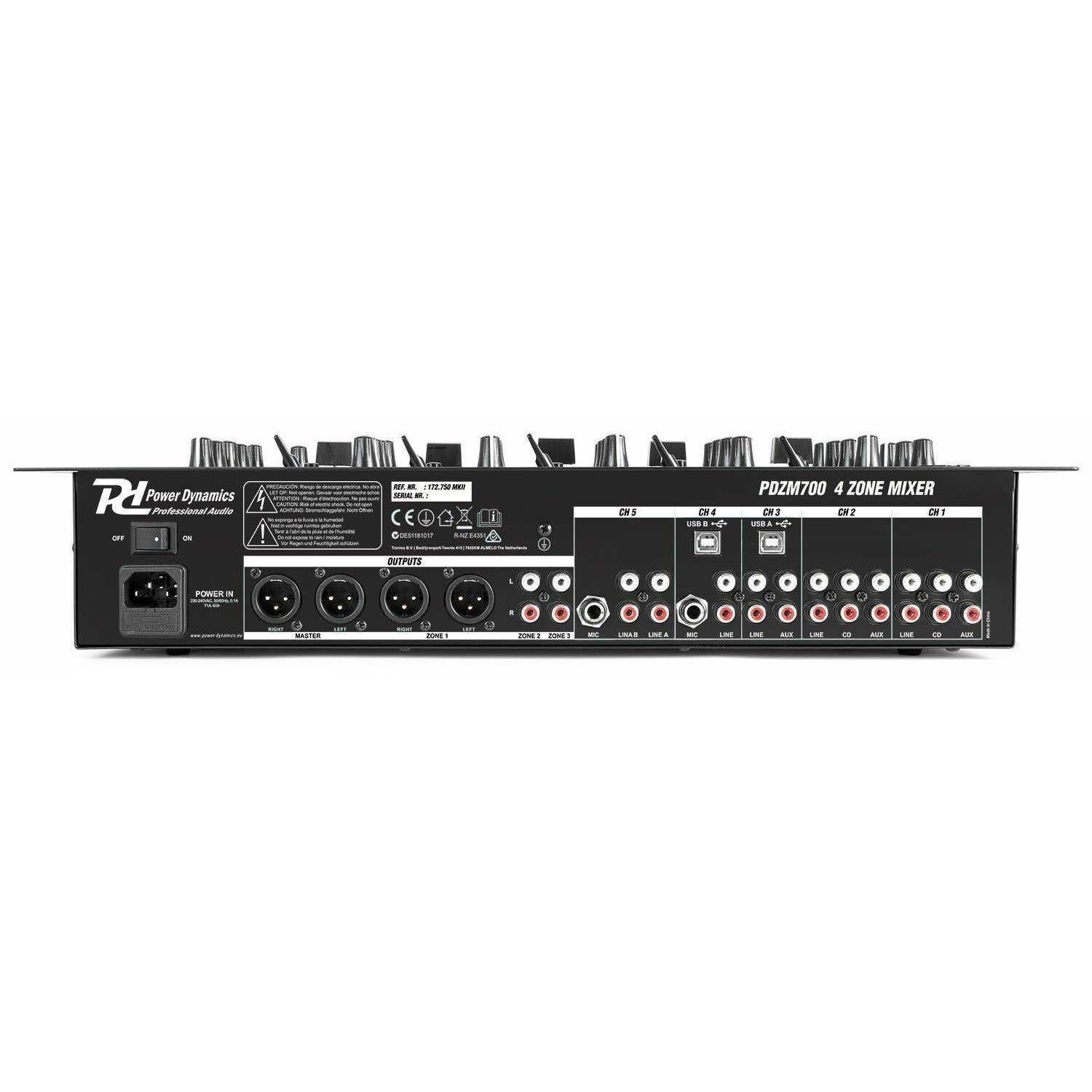 Mesa de mezclas de audio negra con múltiples entradas y salidas, etiquetada con números de canal y tipos de conexión. Logotipo de Power Dynamics visible.