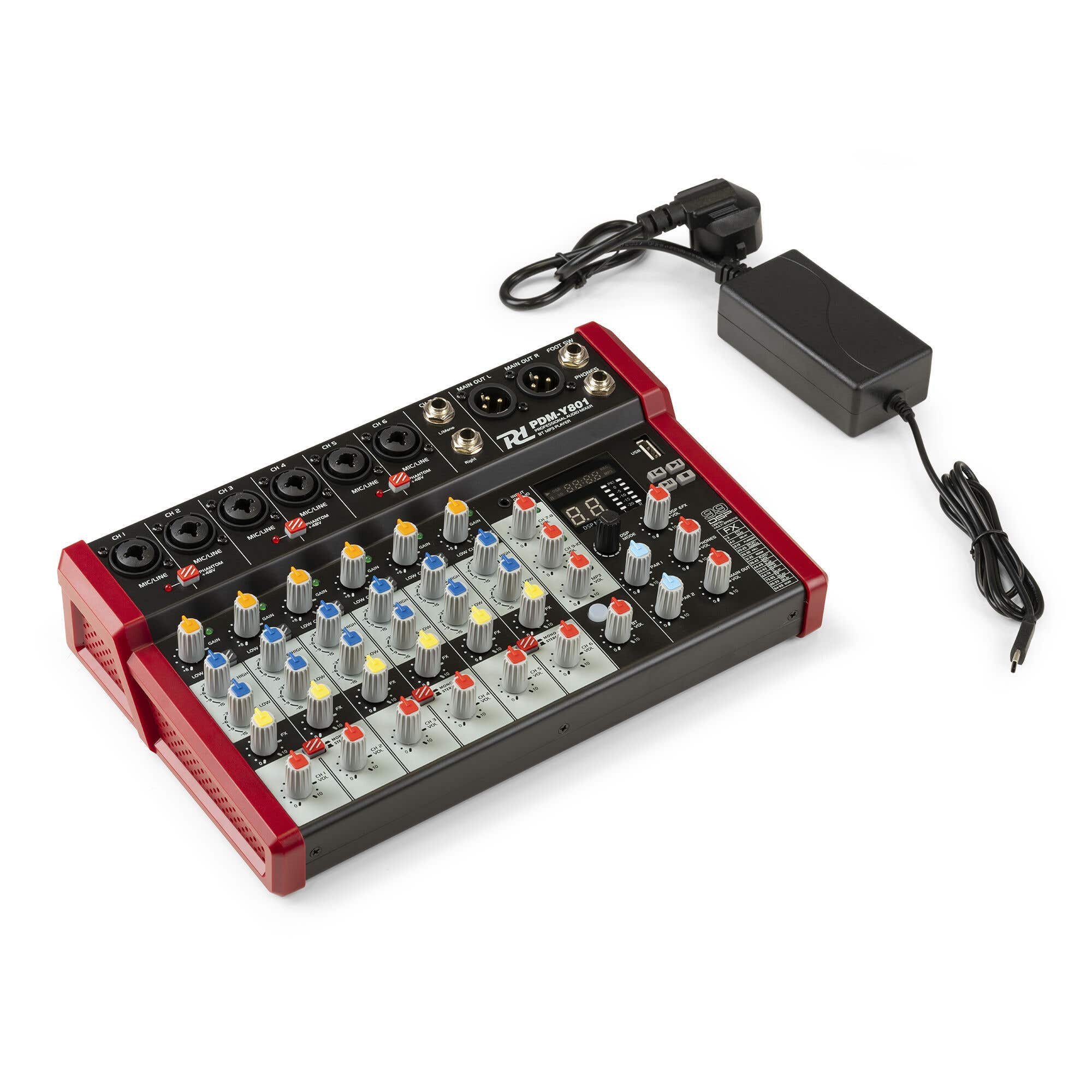 Una mezcladora de audio roja y negra con perillas, botones y una fuente de alimentación. Se ven varias entradas y salidas.