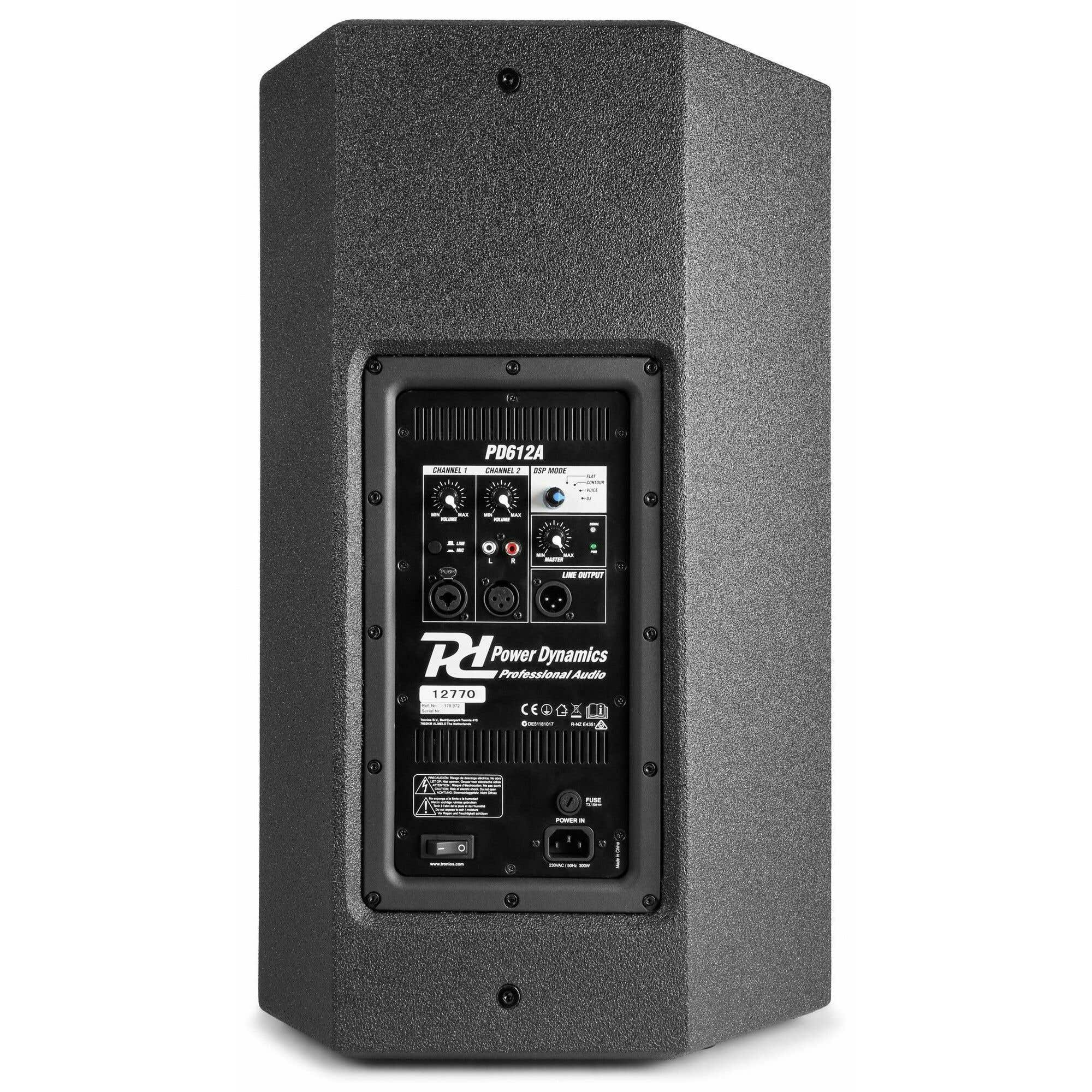 Zwarte speaker achterkant met bediening, ingangen en stroom. Voorzien van Power Dynamics logo en model PD612A.