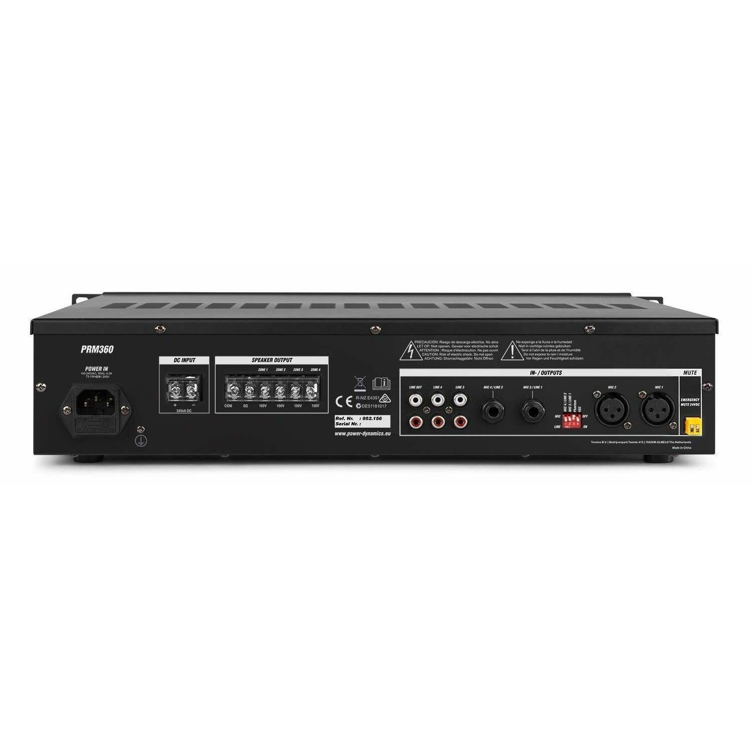Panel trasero negro del dispositivo de audio PRM360. Cuenta con entrada de alimentación, salida de altavoz, puertos de entrada/salida.