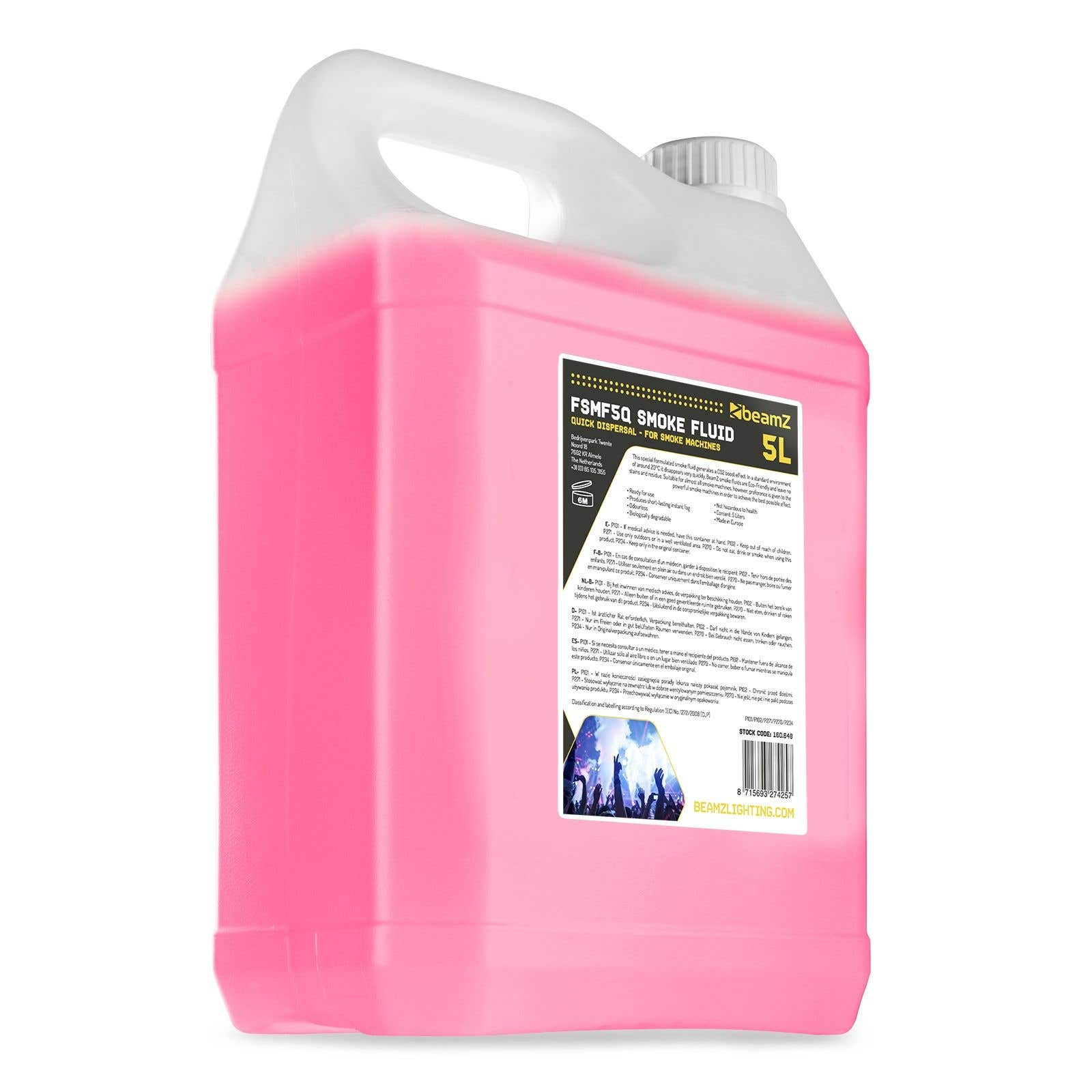 Líquido rosa en un recipiente de plástico con asa blanca, etiquetado como 'líquido de humo' y '5L'.