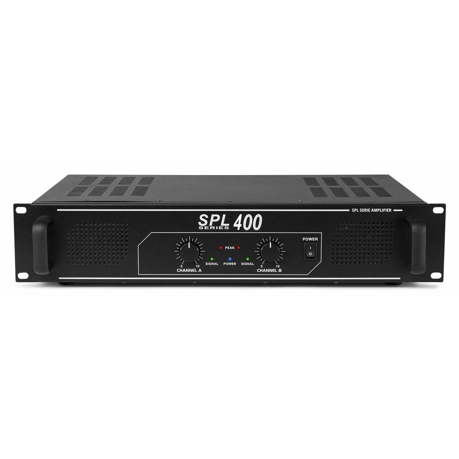 Amplificador negro SPL Serie 400. Tiene perillas, botón de encendido y indicadores. El panel frontal incluye controles de canal y ventilación.