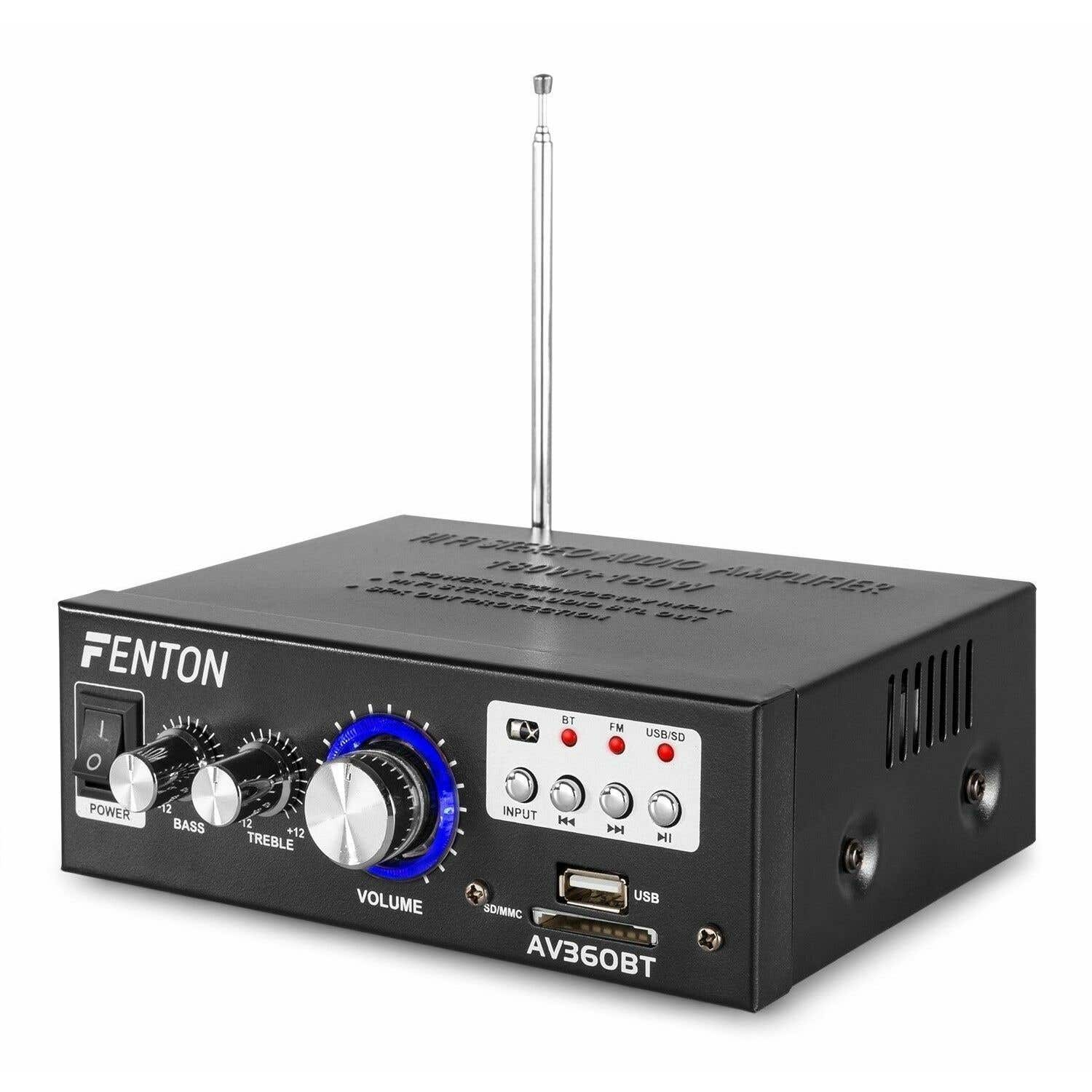 Schwarzer Fenton-Audioverstärker mit Knöpfen, Tasten und einem USB-Anschluss. Er hat eine silberne Antenne und verschiedene Ein-/Ausgangsoptionen.