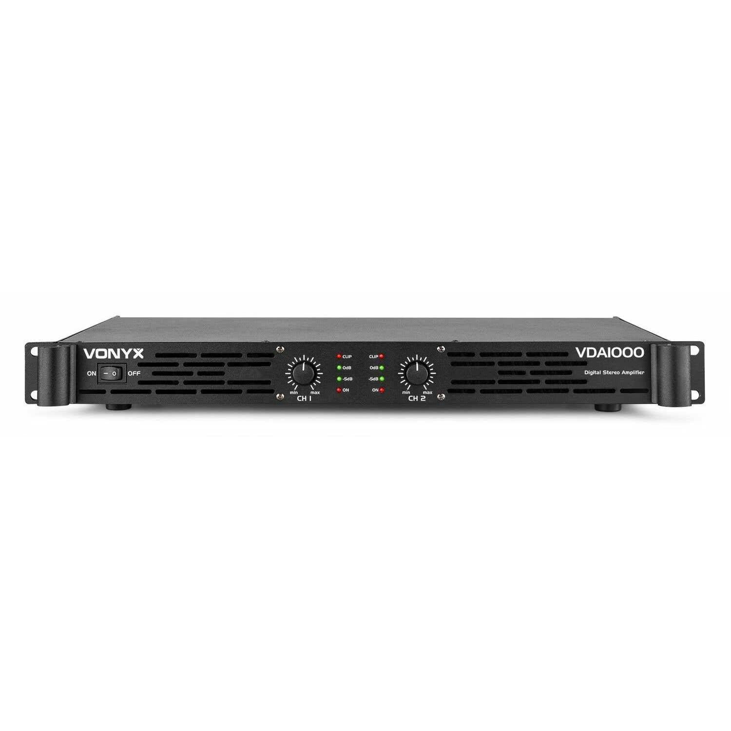 Un amplificador estéreo digital Vonyx VDA1000 negro. Tiene perillas, luces indicadoras e interruptor. Se ve el texto 'VONYX'.