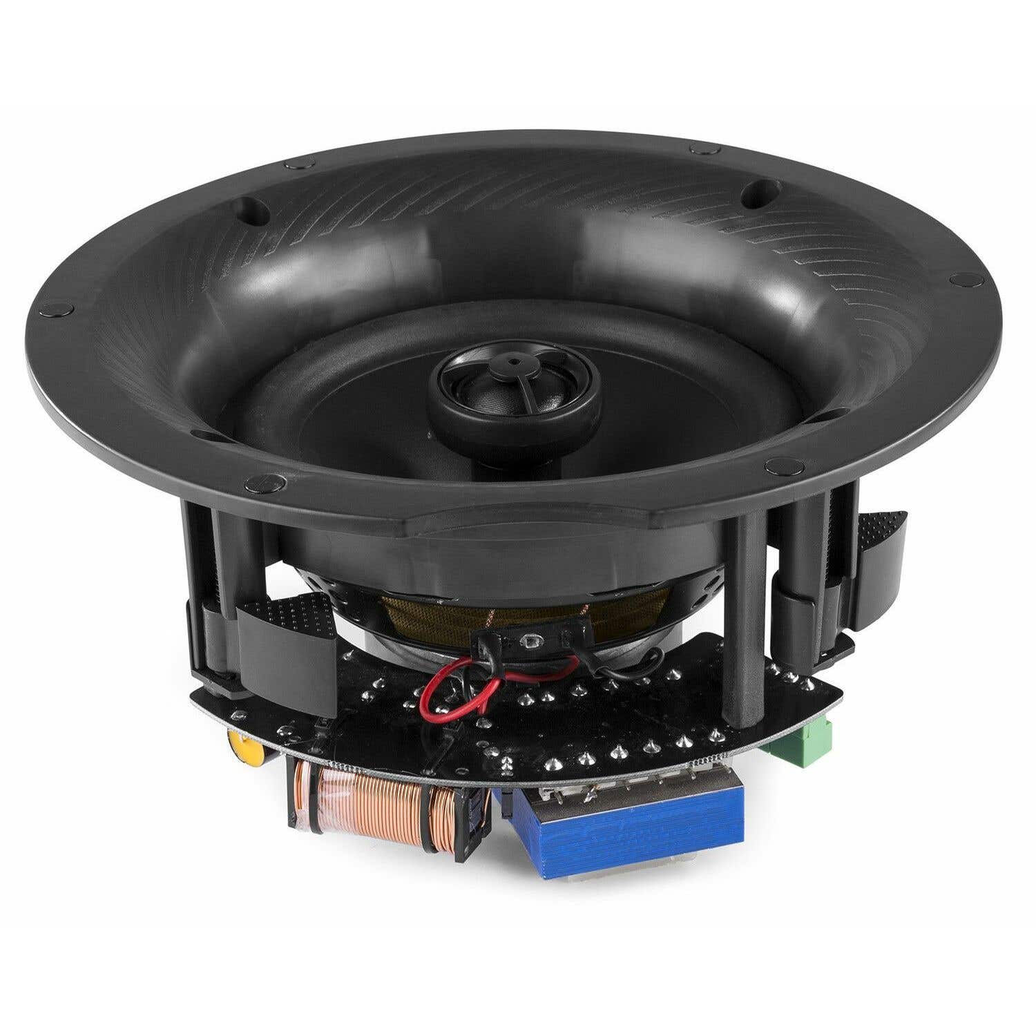 Un altavoz de techo. Es negro con un diseño circular. Los componentes incluyen un cono, una placa de circuito, una bobina de cobre y un transformador azul.