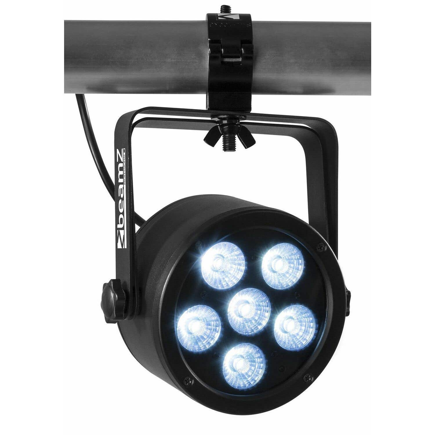 Foco de escenario negro con siete LED azules brillantes, montado en una barra de metal con una abrazadera. La luz tiene el logo BeamZ.