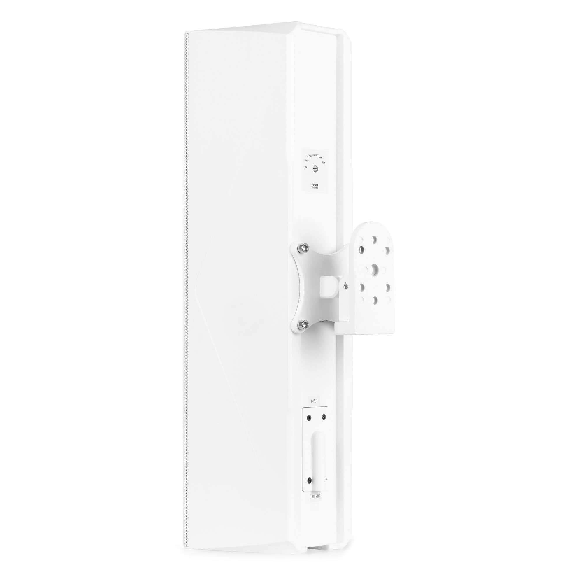 Un dispositivo rectangular blanco con un soporte de montaje. Etiquetas: 'Input', 'Output' y 'Power Tappings'.