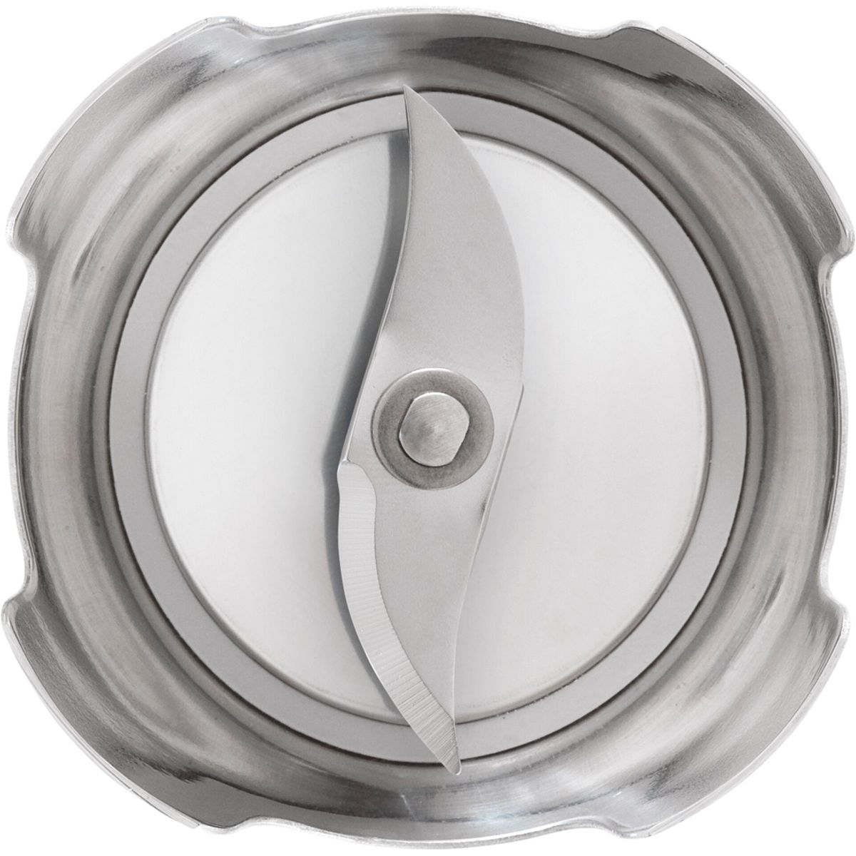 Zbliżenie metalowego ostrza blendera i obudowy. Ostrze jest zakrzywione i wyśrodkowane, otoczone okrągłymi metalowymi elementami.