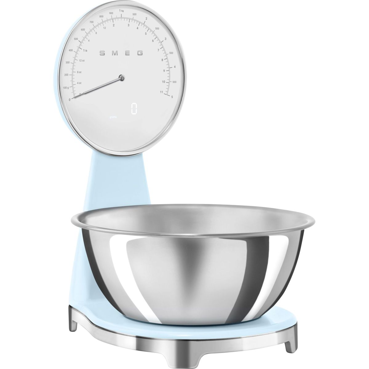 Jasnoniebieska waga kuchenna SMEG ze srebrną miską. Waga ma okrągłą tarczę z cyframi i igłą.