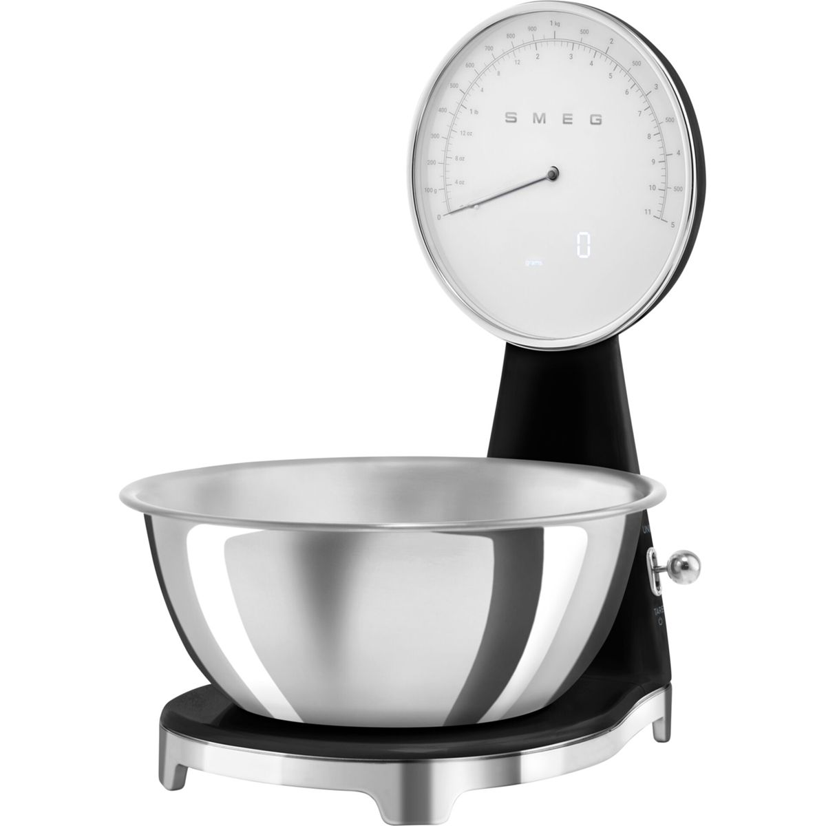 Czarno-srebrna waga kuchenna SMEG z miską. Waga pokazuje zero i ma okrągłą tarczę z pomiarami.