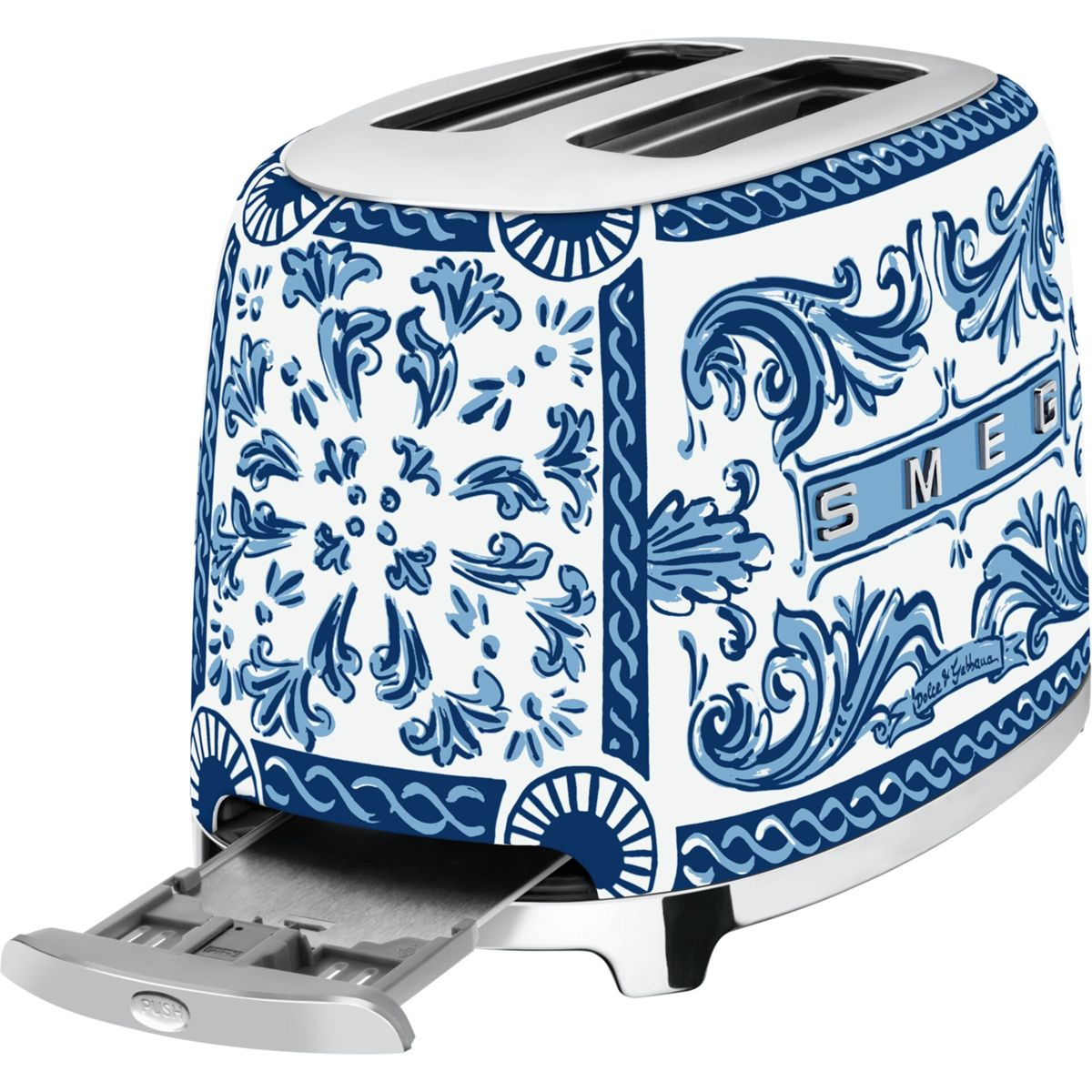 Ein weiß-blauer Toaster mit floralen Mustern, einem Krümelfach und den Logos von SMEG und Dolce & Gabbana.