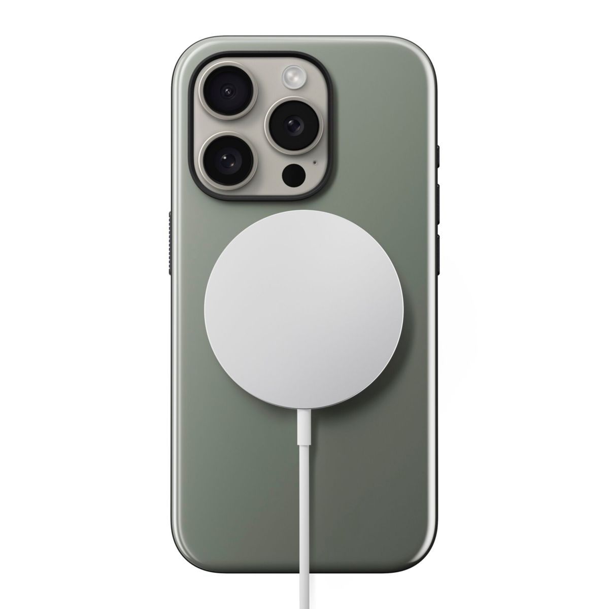 Ein grünes iPhone mit einem weißen MagSafe-Ladegerät. Das Telefon hat eine Dreifachkamera. Ein weißes Kabel führt vom Ladegerät weg.