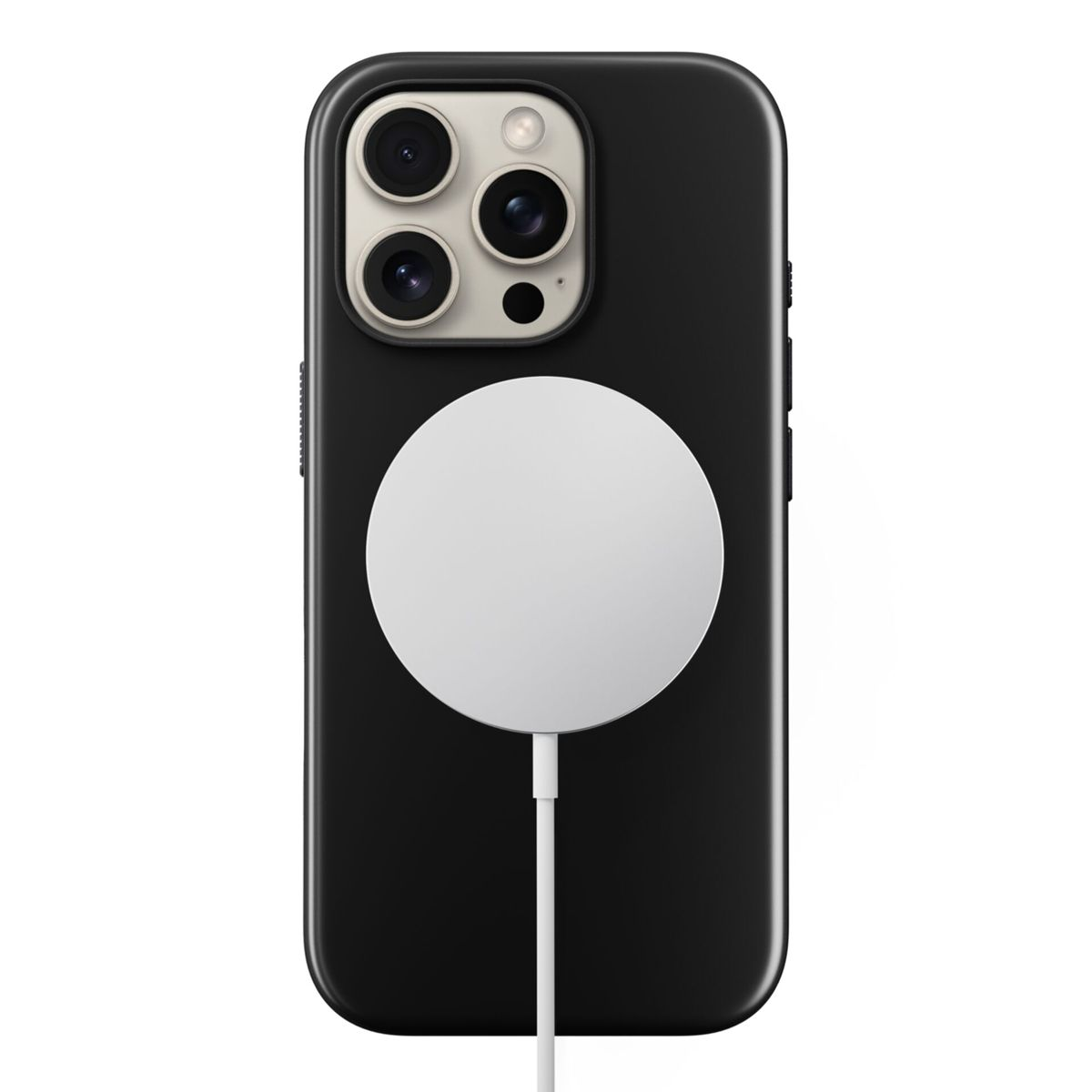 Schwarzes iPhone mit weißem MagSafe-Ladegerät. Das Telefon hat drei Kameralinsen und einen Blitz. Weißer Hintergrund.