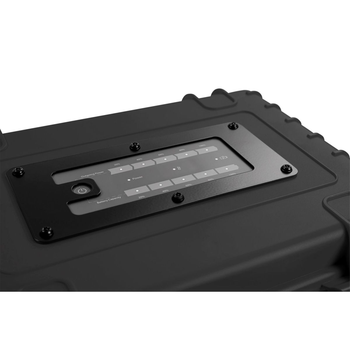 Schwarzes Gerät mit Bedienfeld, das Leistungspegel, Batteriekapazität und Ausgangsleistungsanzeigen anzeigt. Das Panel hat einen Power-Button.