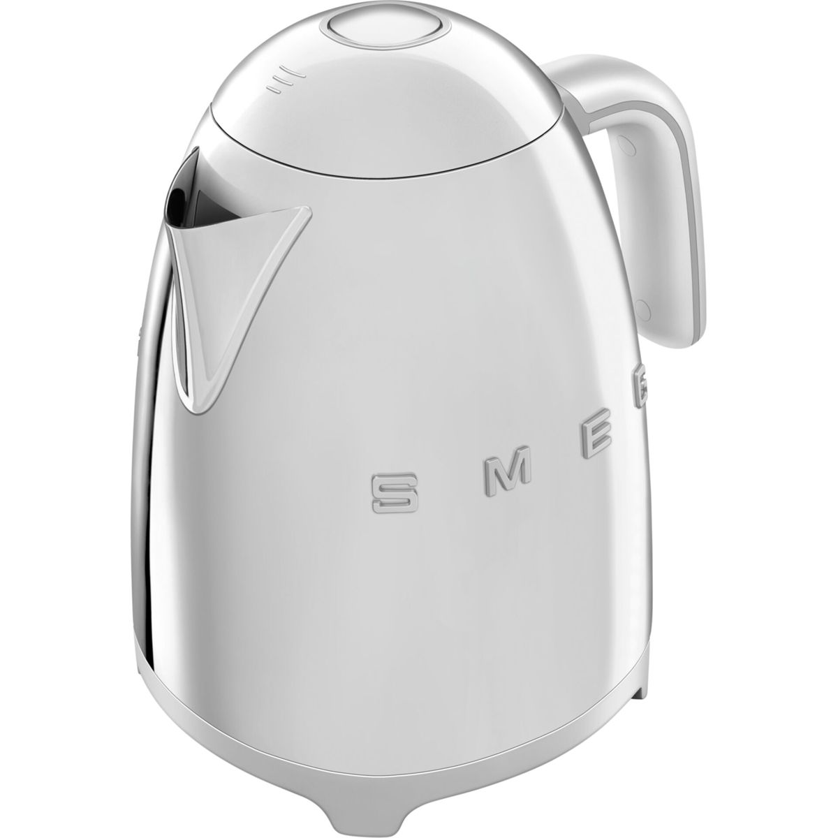 Biały czajnik elektryczny Smeg. Czajnik ma okrągłą górę, uchwyt i wylewkę. Słowo 'SMEG' jest wytłoczone z boku.