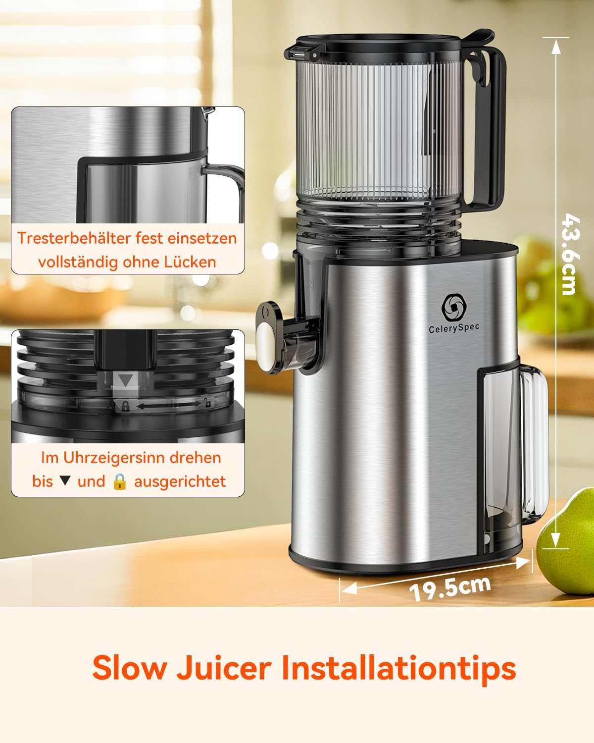 Ein silberner Slow Juicer. Anweisungen zeigen das Einsetzen des Fruchtfleischbehälters und Drehen bis zur Ausrichtung. Maße: 43,6 cm hoch, 19,5 cm breit.