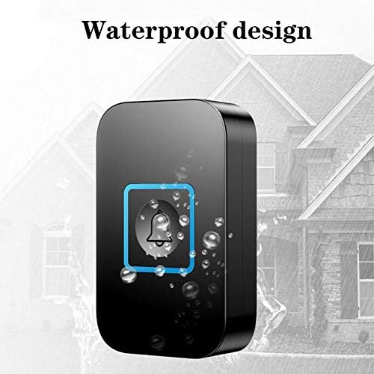 Eine schwarze Türklingel mit einem blau umrandeten Knopf mit Glockensymbol. Wassertropfen deuten auf wasserdichtes Design hin, mit Häusern im Hintergrund.