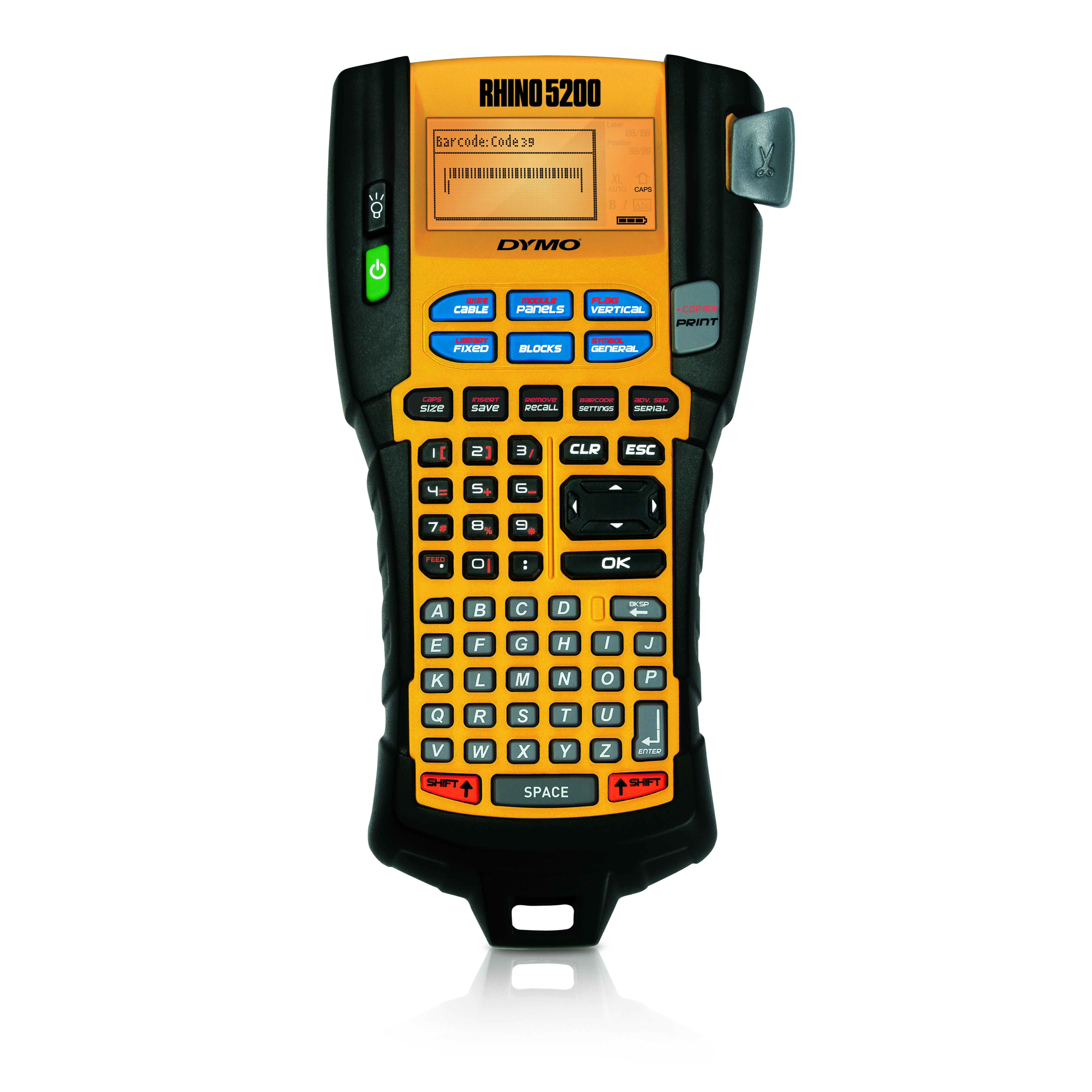 Un'etichettatrice Dymo Rhino 5200. Nera e gialla, con schermo, tastiera e pulsante di stampa. Visualizza un codice a barre.
