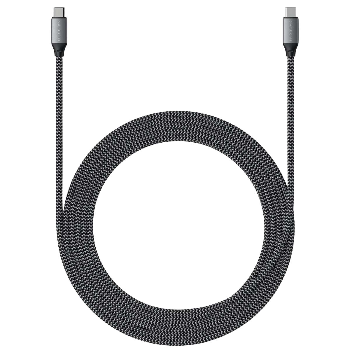 Un cavo USB-C nero e grigio è arrotolato in un cerchio. Il cavo ha un design intrecciato. I connettori su ciascuna estremità sono visibili.