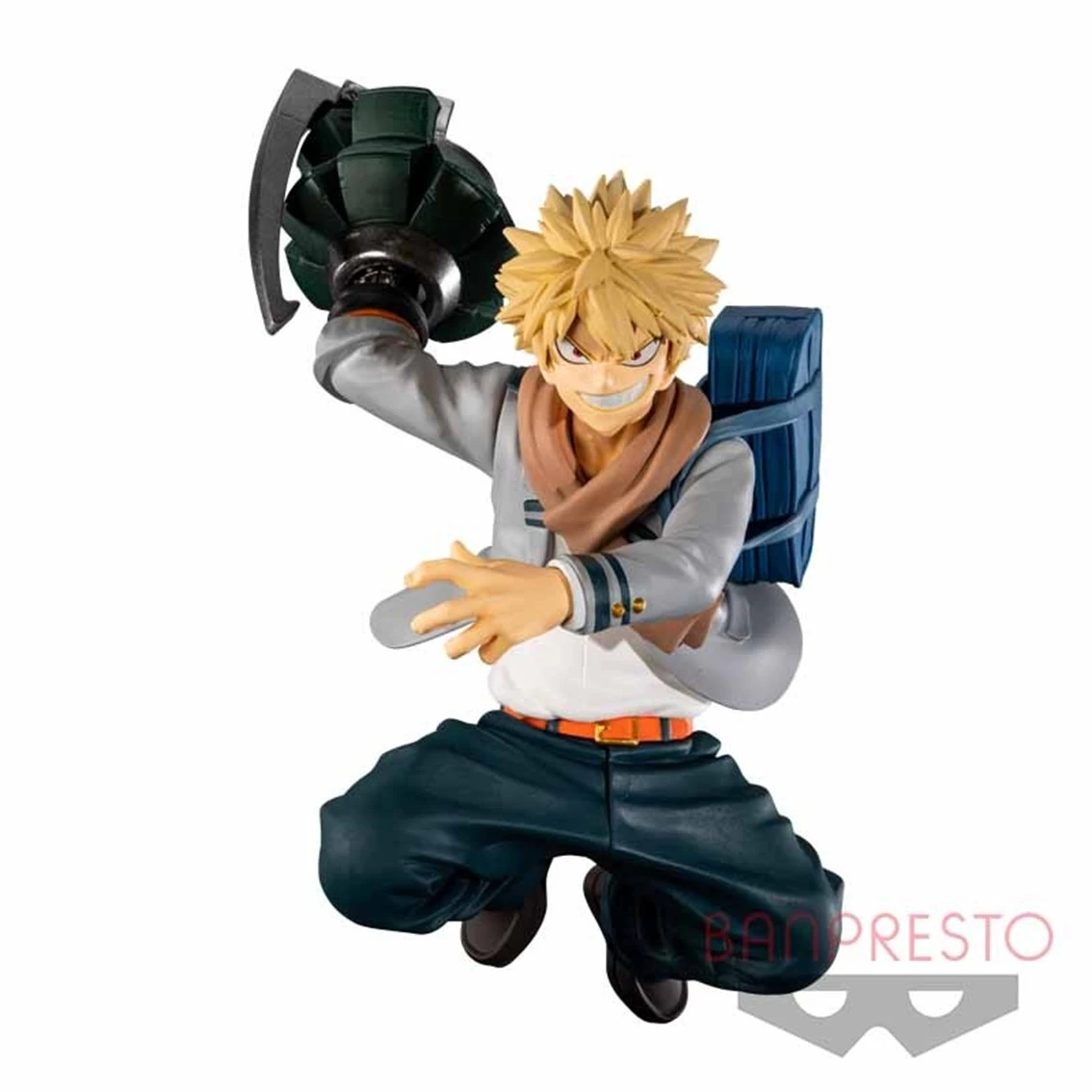 Figura de anime de un chico en pose, sosteniendo un objeto parecido a una granada. Lleva uniforme escolar y mochila. El fondo es blanco.