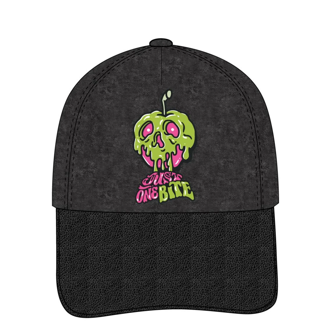 Eine schwarze Baseballkappe mit einem grünen, schmelzenden Apfel-Grafik. Der Apfel hat pinke Augen und Saft, mit dem Text 'Just One Bite'.